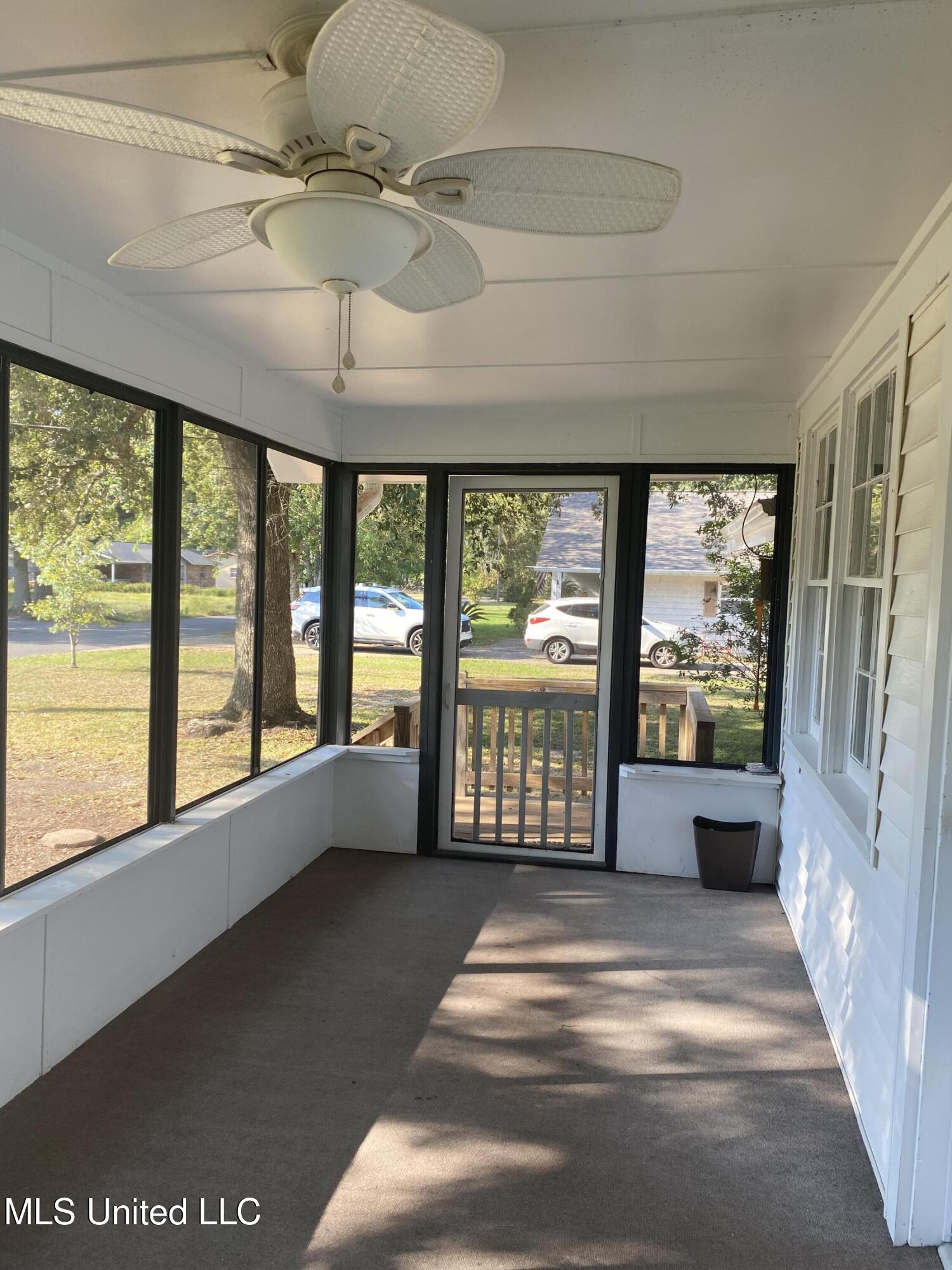 6908 Barnes Road Property Photo 12