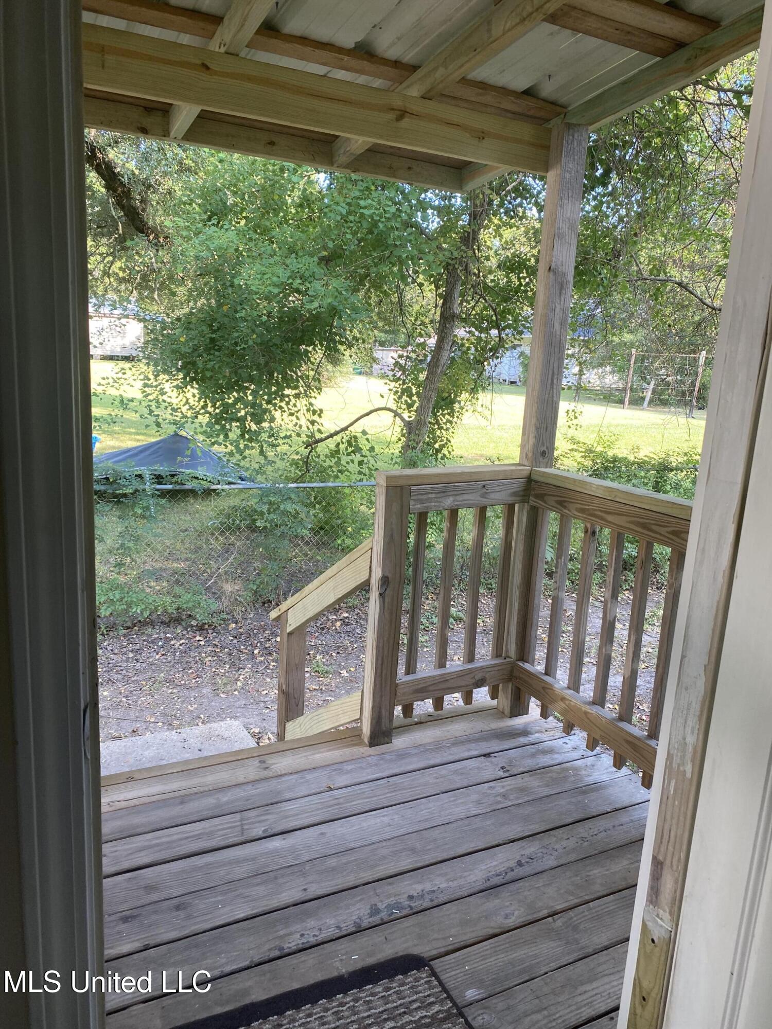 6908 Barnes Road Property Photo 14