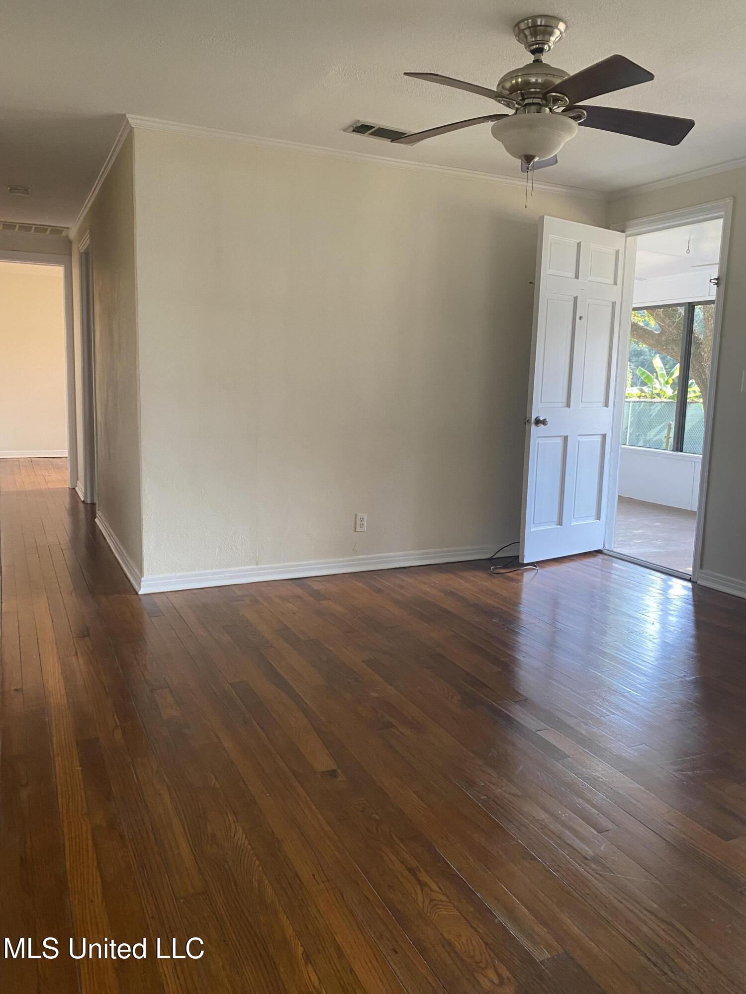 6908 Barnes Road Property Photo 16
