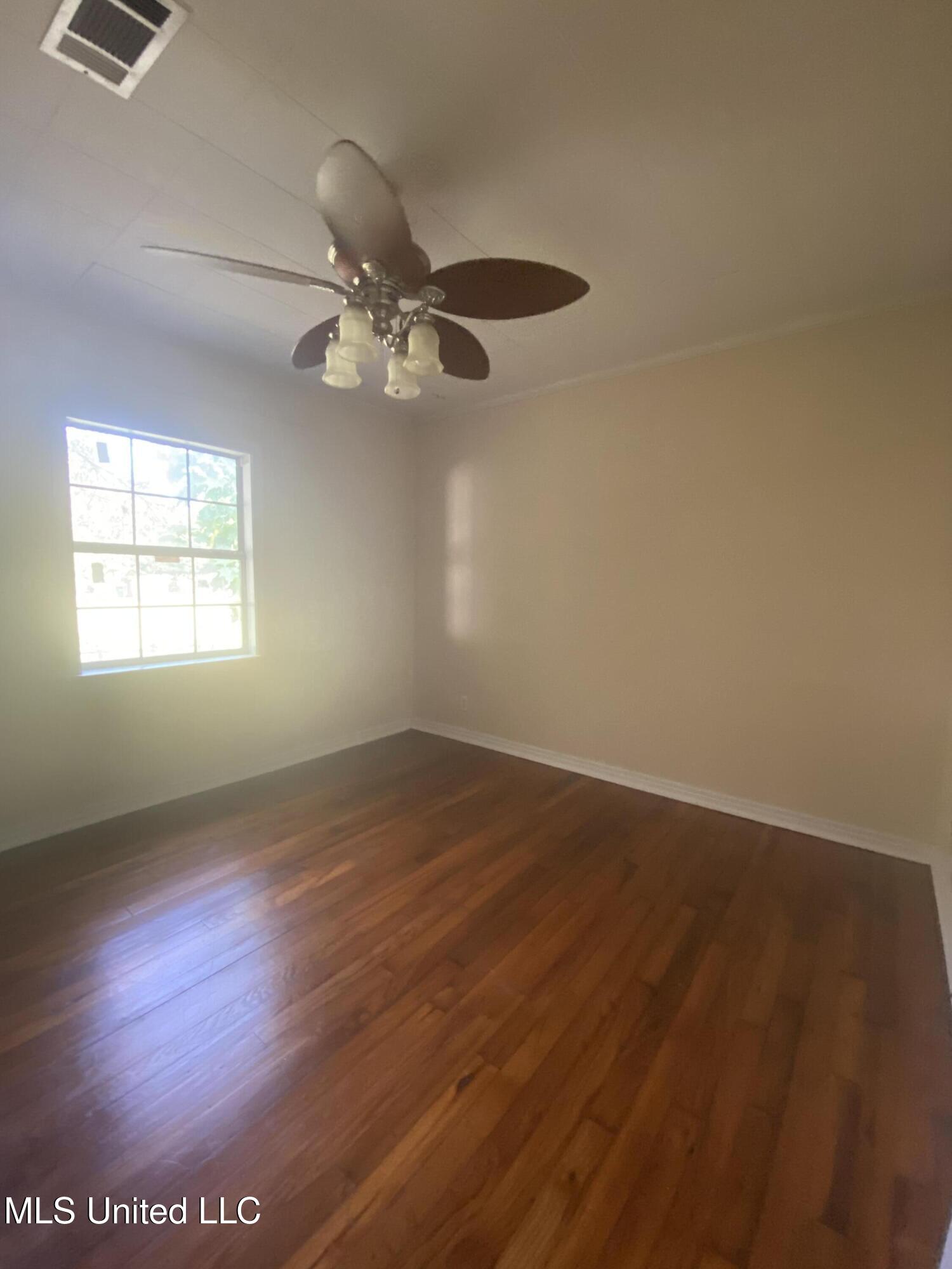6908 Barnes Road Property Photo 21