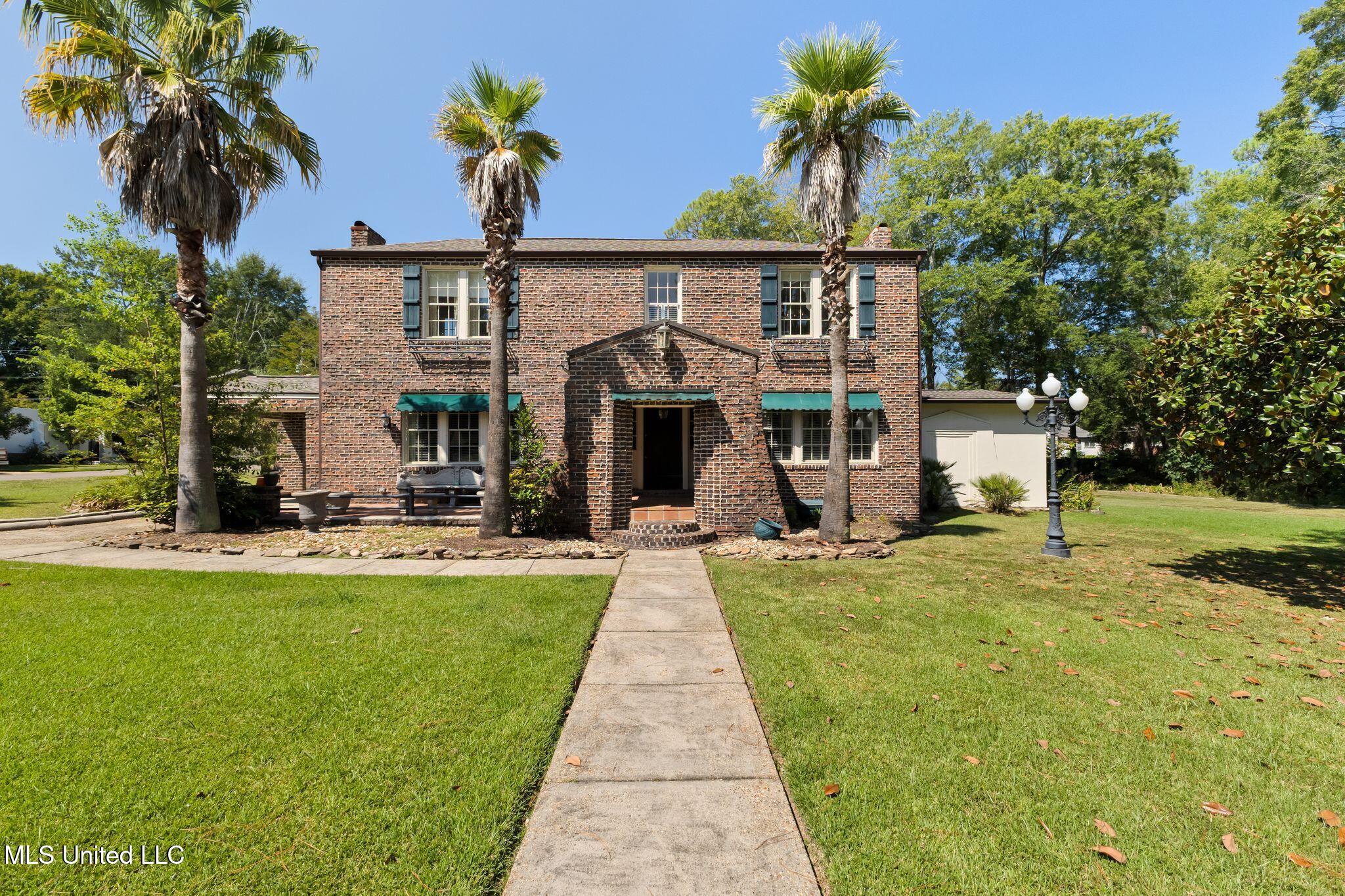 113 S 22nd Avenue Property Photo 1