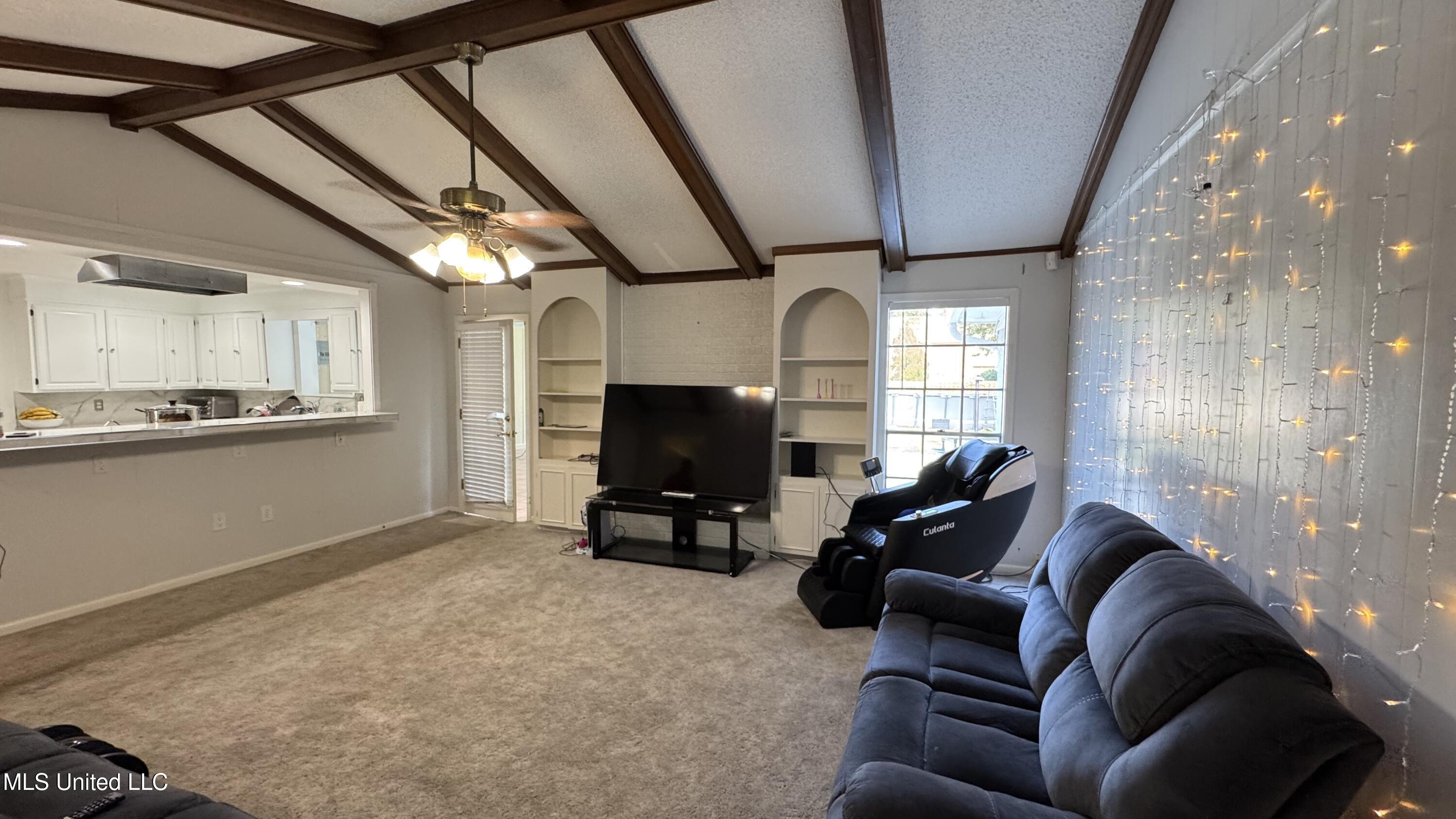 108 Azalea Drive Property Photo 8