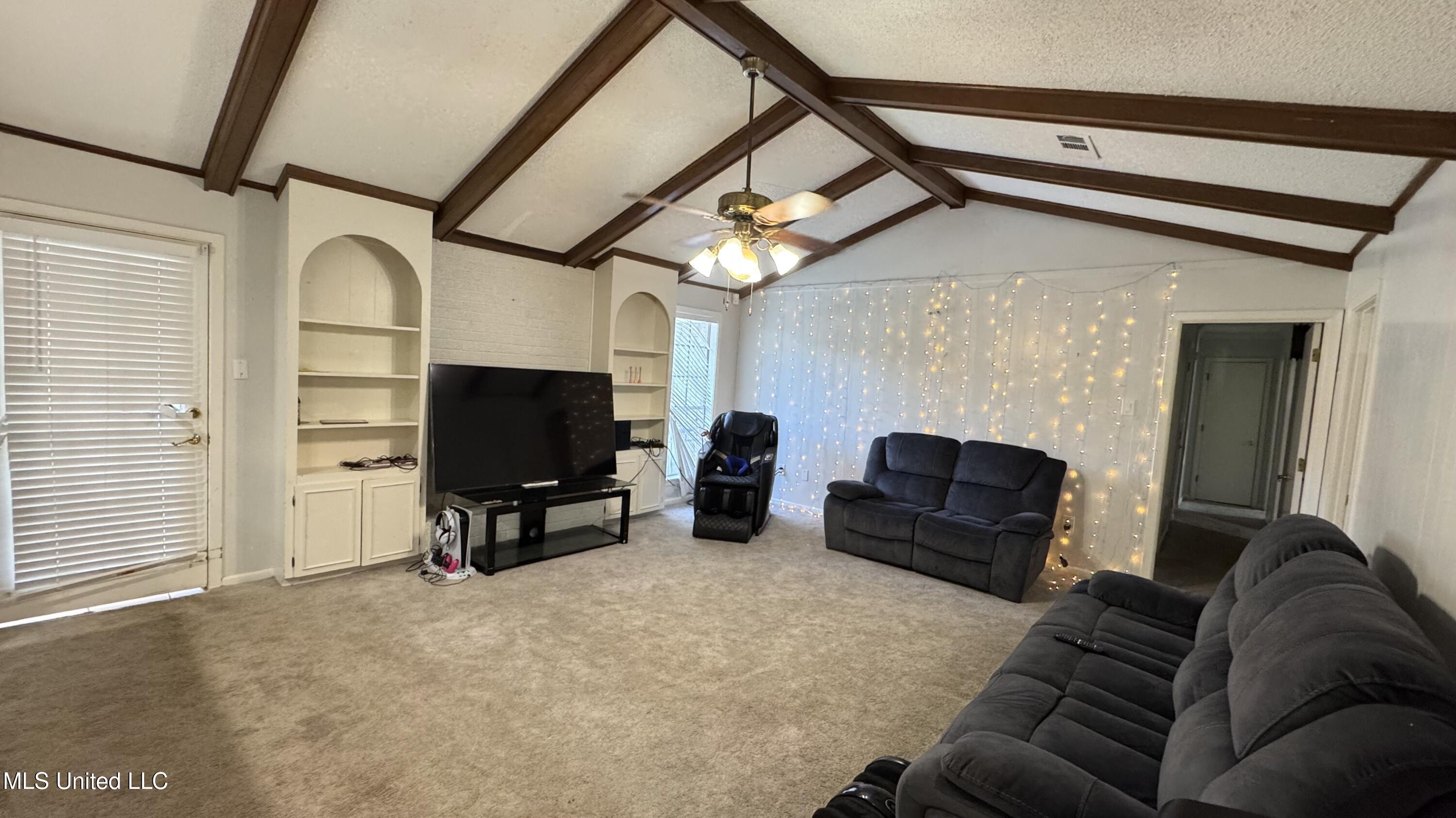 108 Azalea Drive Property Photo 9