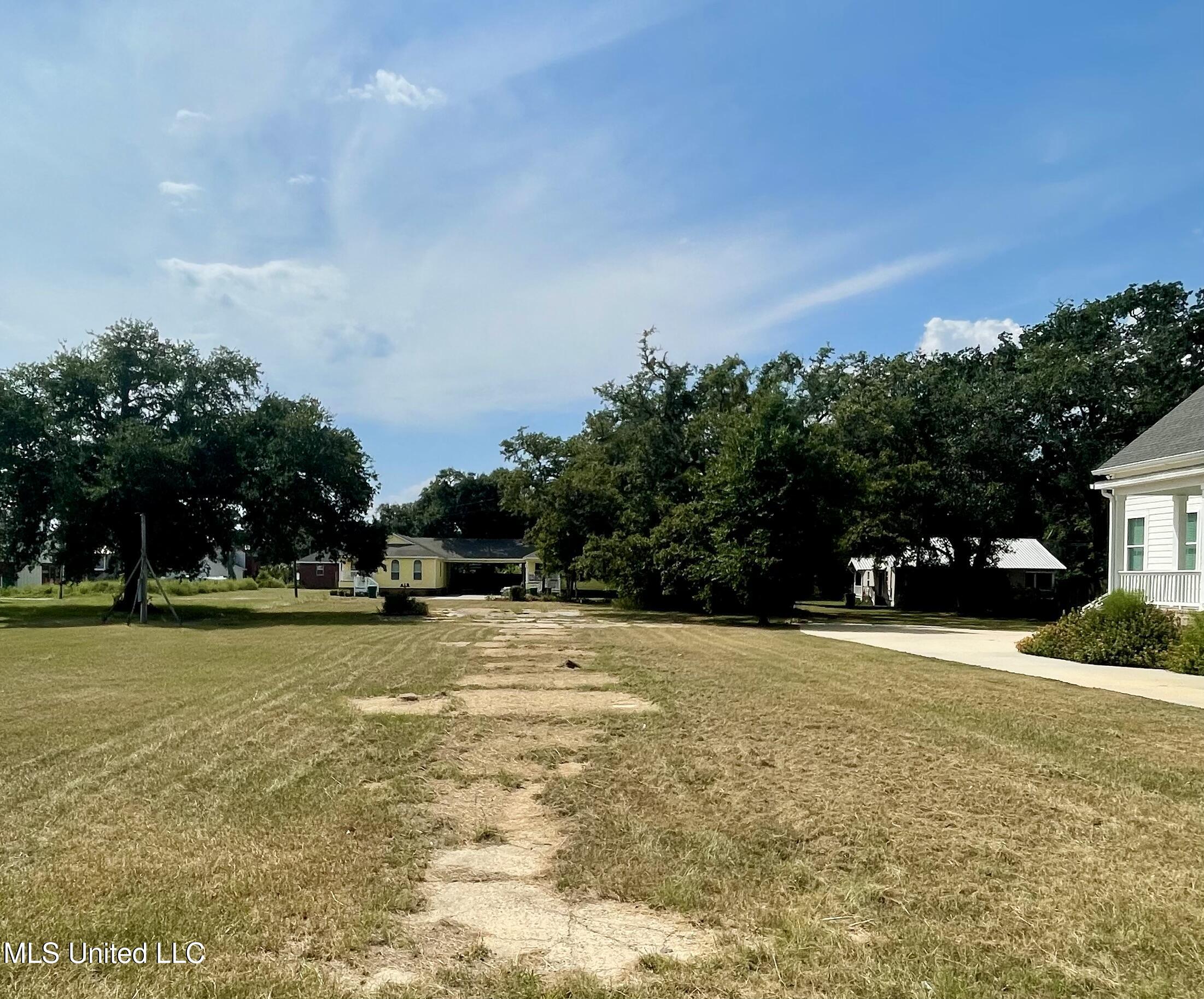 219 Texas Avenue Property Photo 5