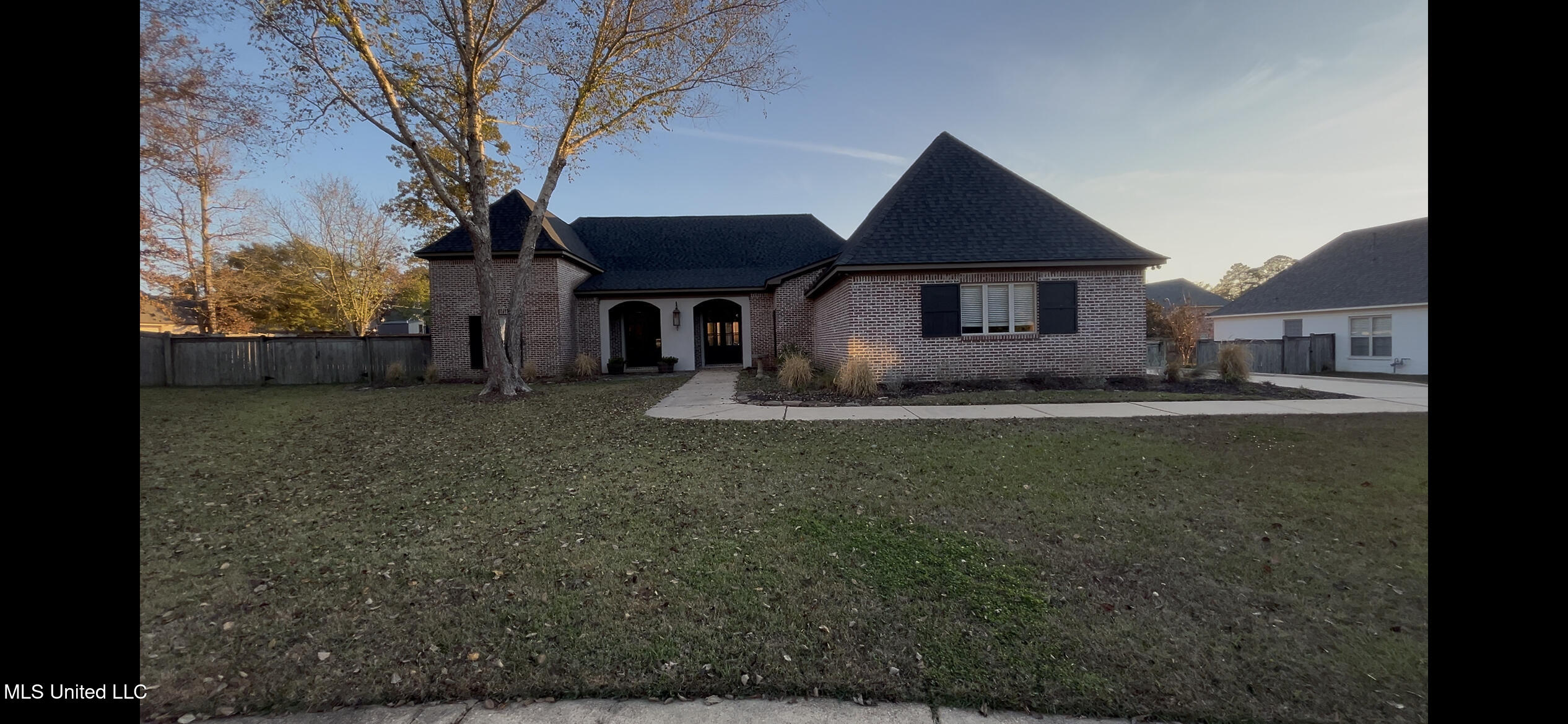 148 W Legacy Drive Property Photo 1