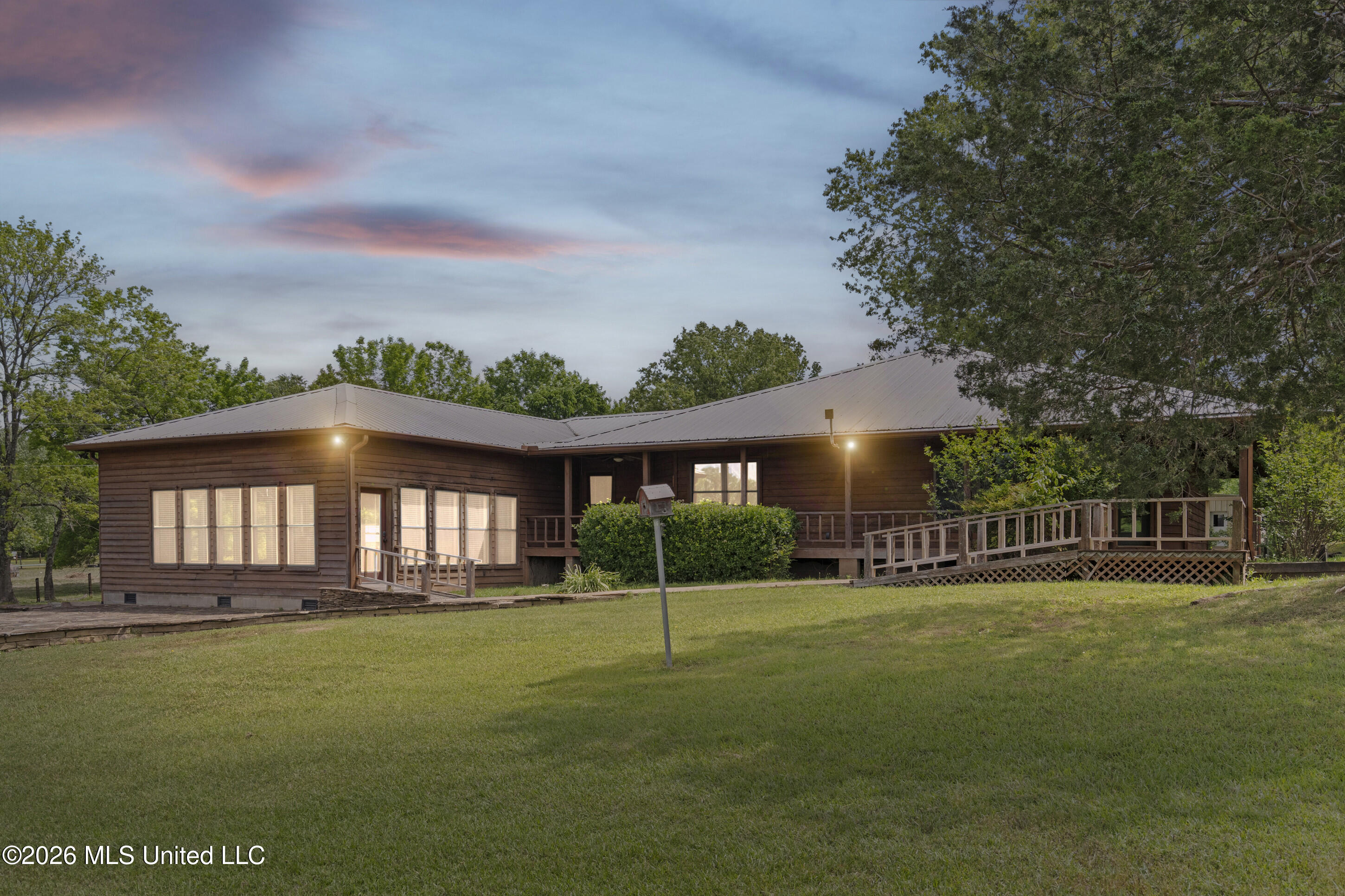 3876 Bett-thyatira Road Property Photo 1