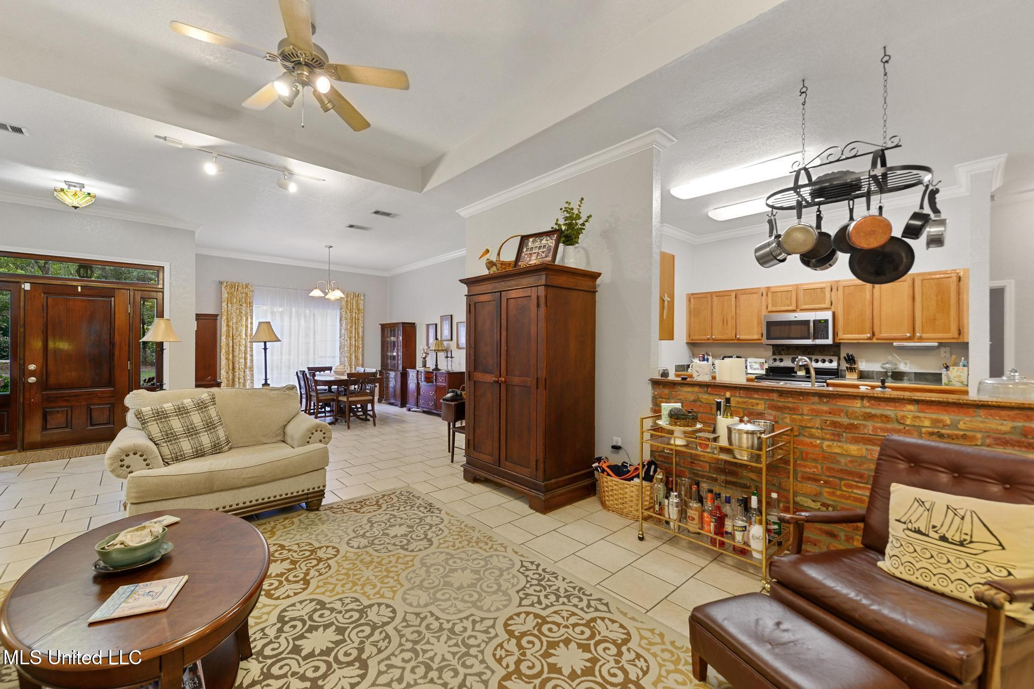 17 Zettel Road Property Photo 8