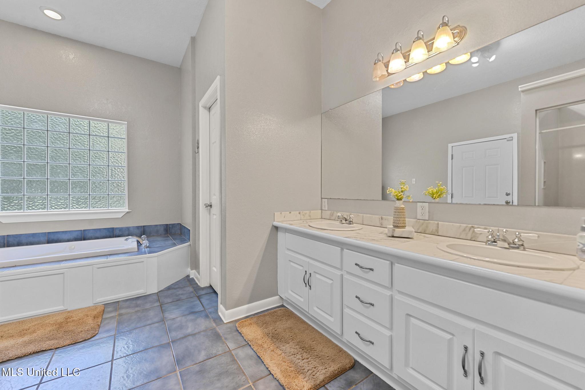 17 Zettel Road Property Photo 18