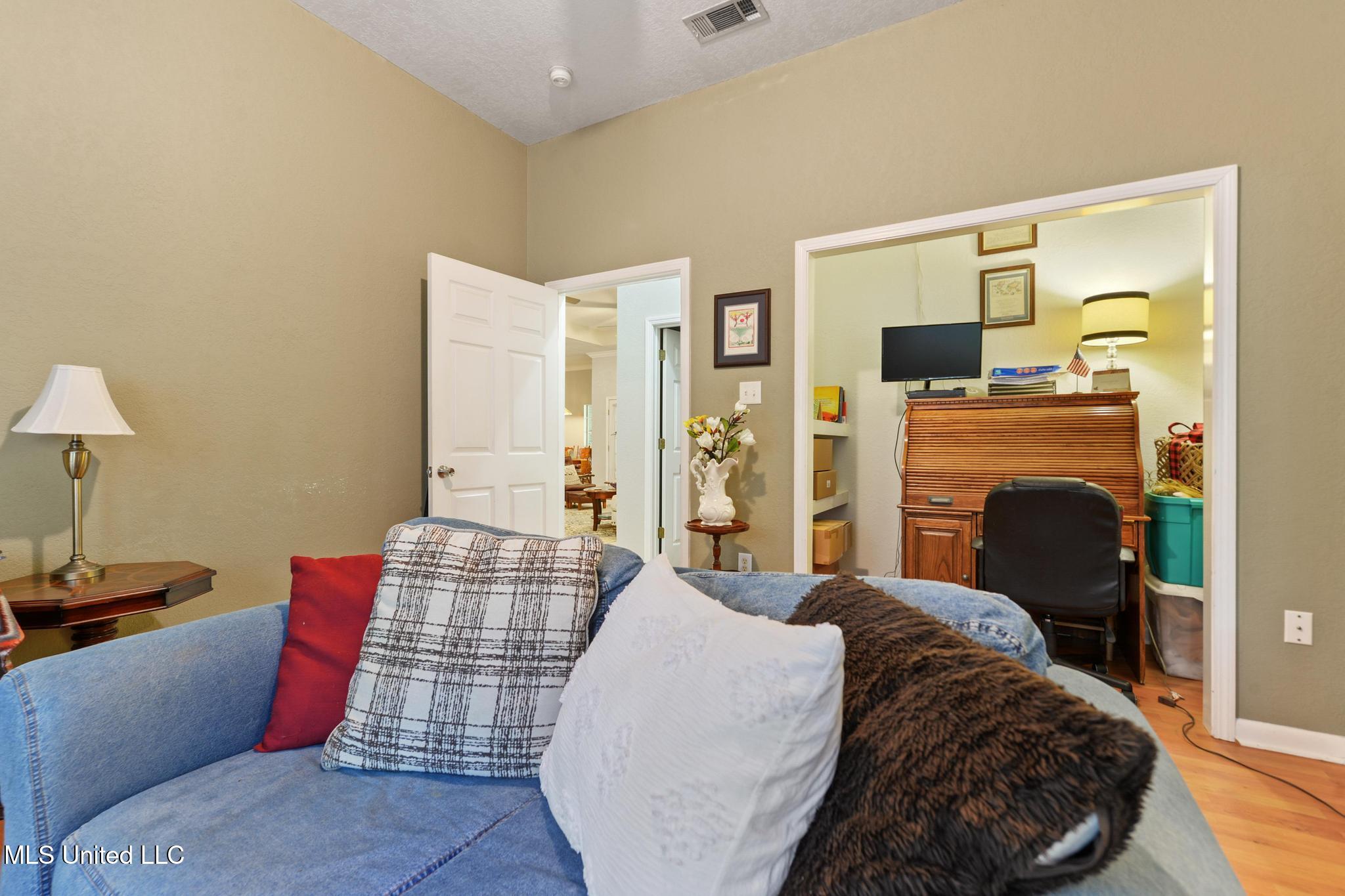 17 Zettel Road Property Photo 22