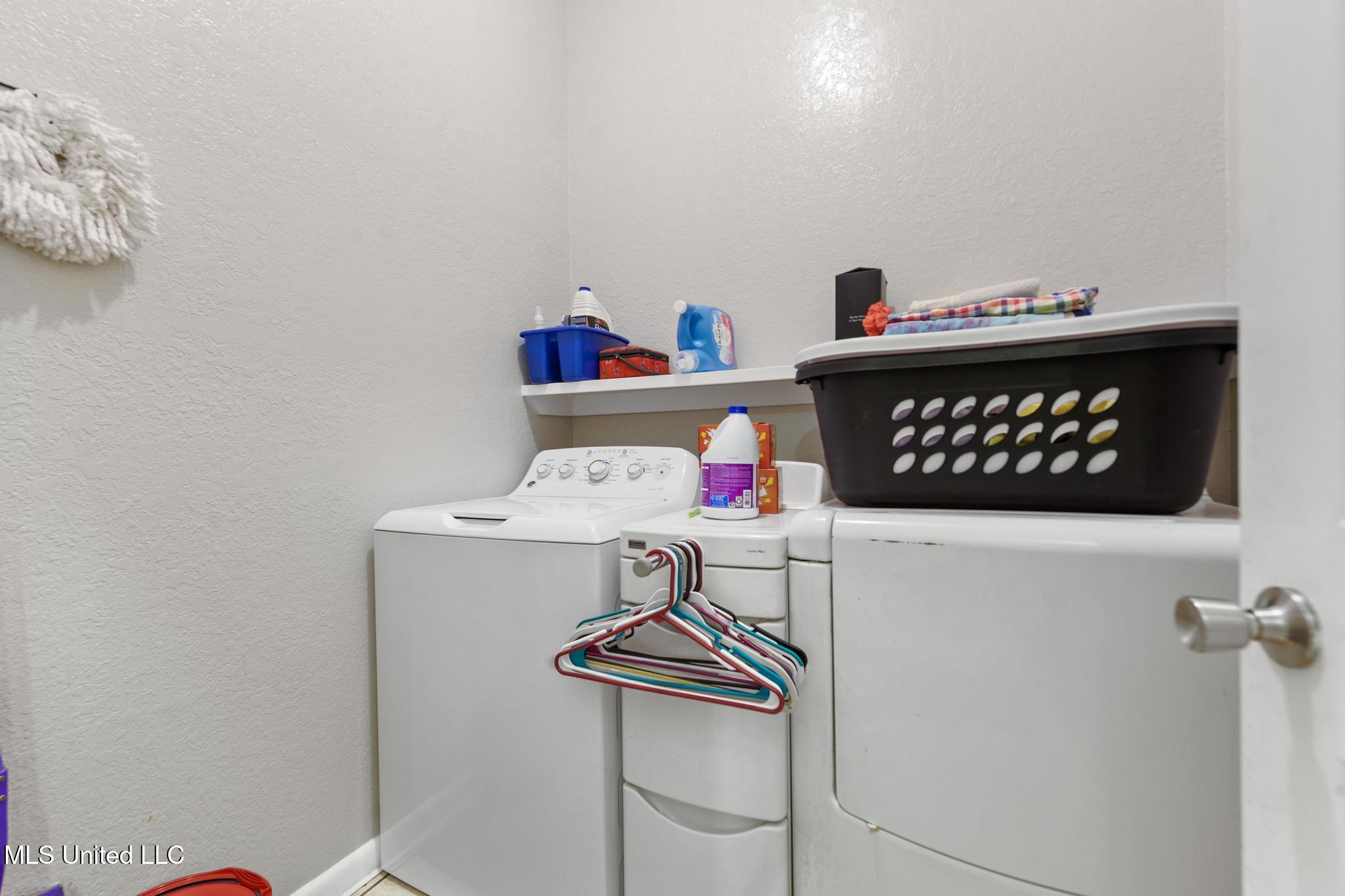 17 Zettel Road Property Photo 31