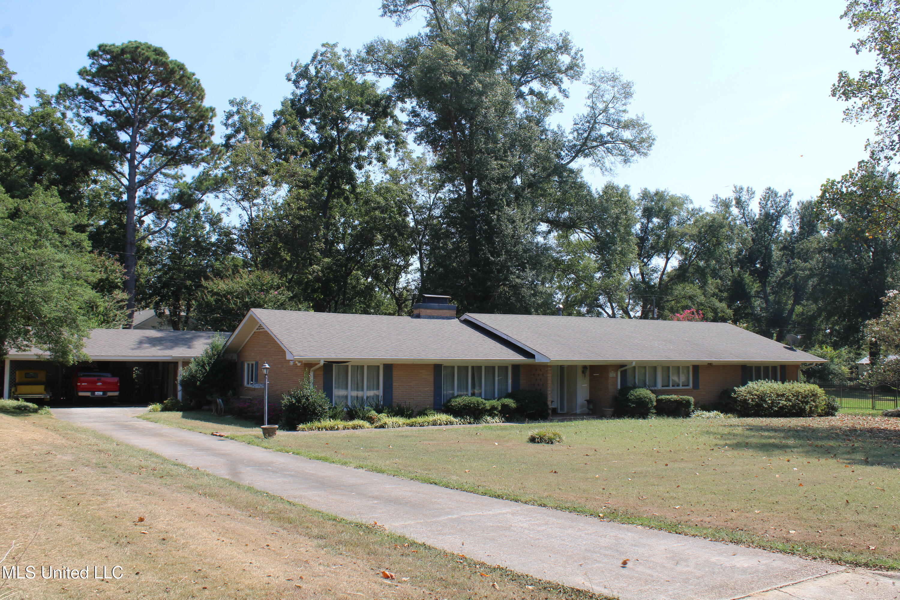 315 Highland Terrace Property Photo 3