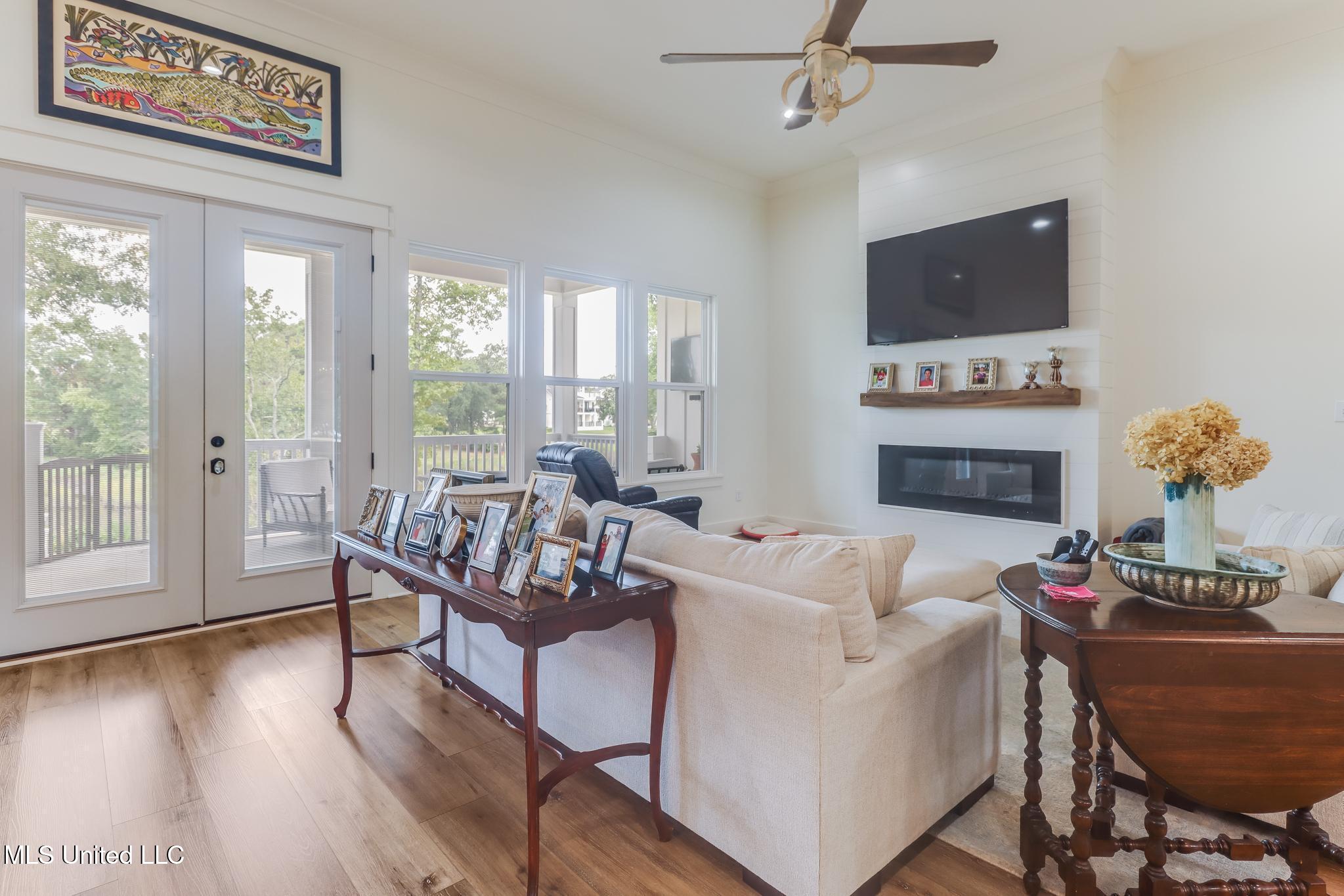 633 Savannah Estates Boulevard Property Photo 8