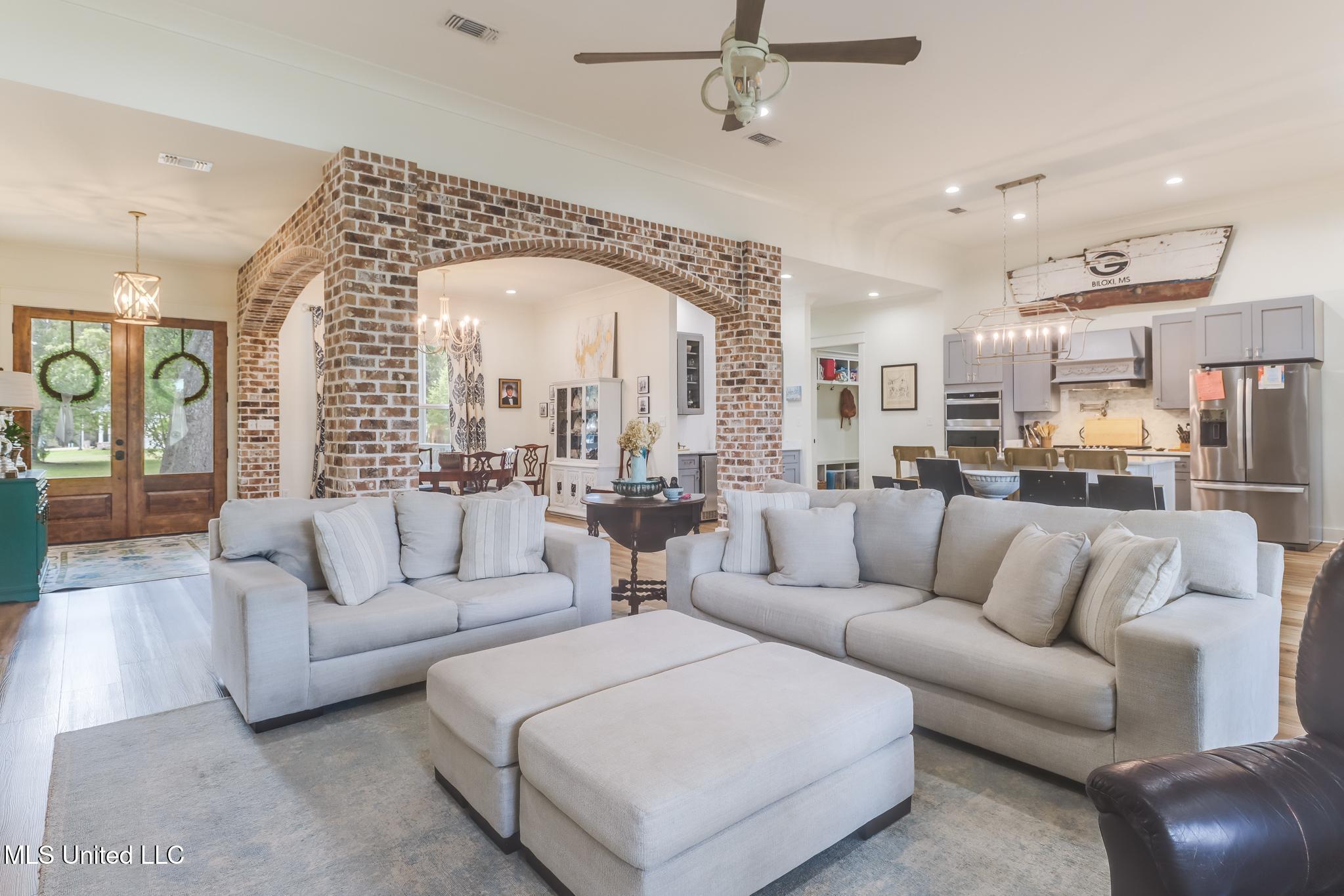 633 Savannah Estates Boulevard Property Photo 9