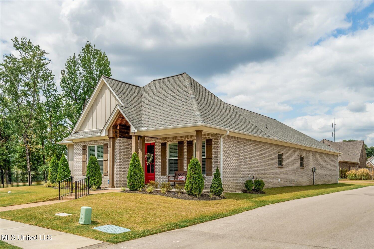 3390 Hatton Drive Property Photo 2