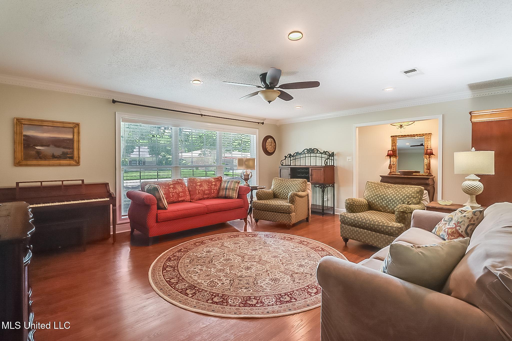 102 Dogwood Drive Property Photo 8