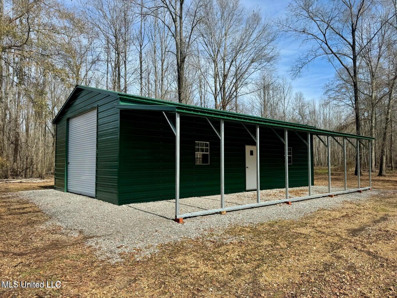 Putnam Road Property Photo 4