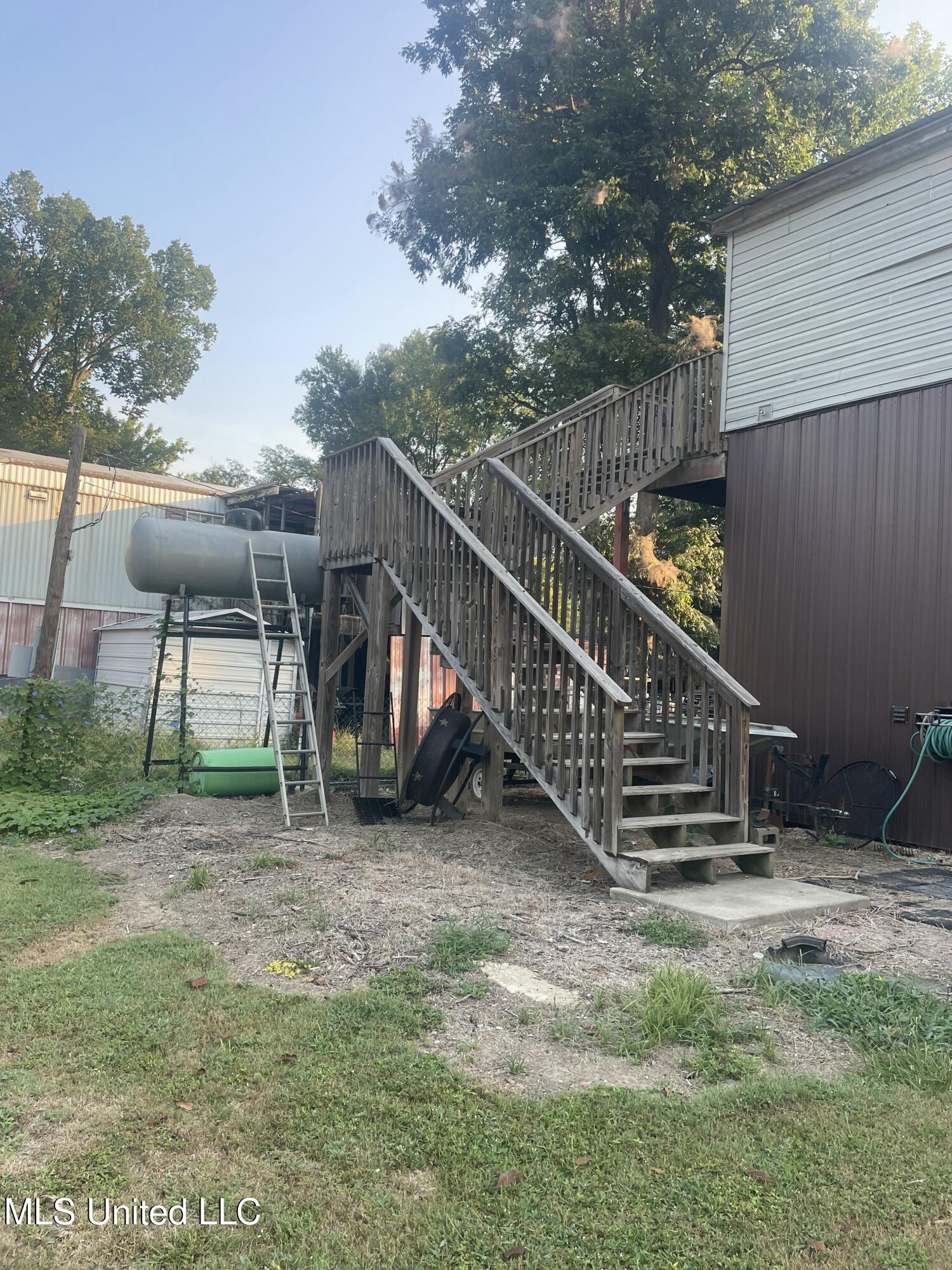 1077 Plum Road Property Photo 4