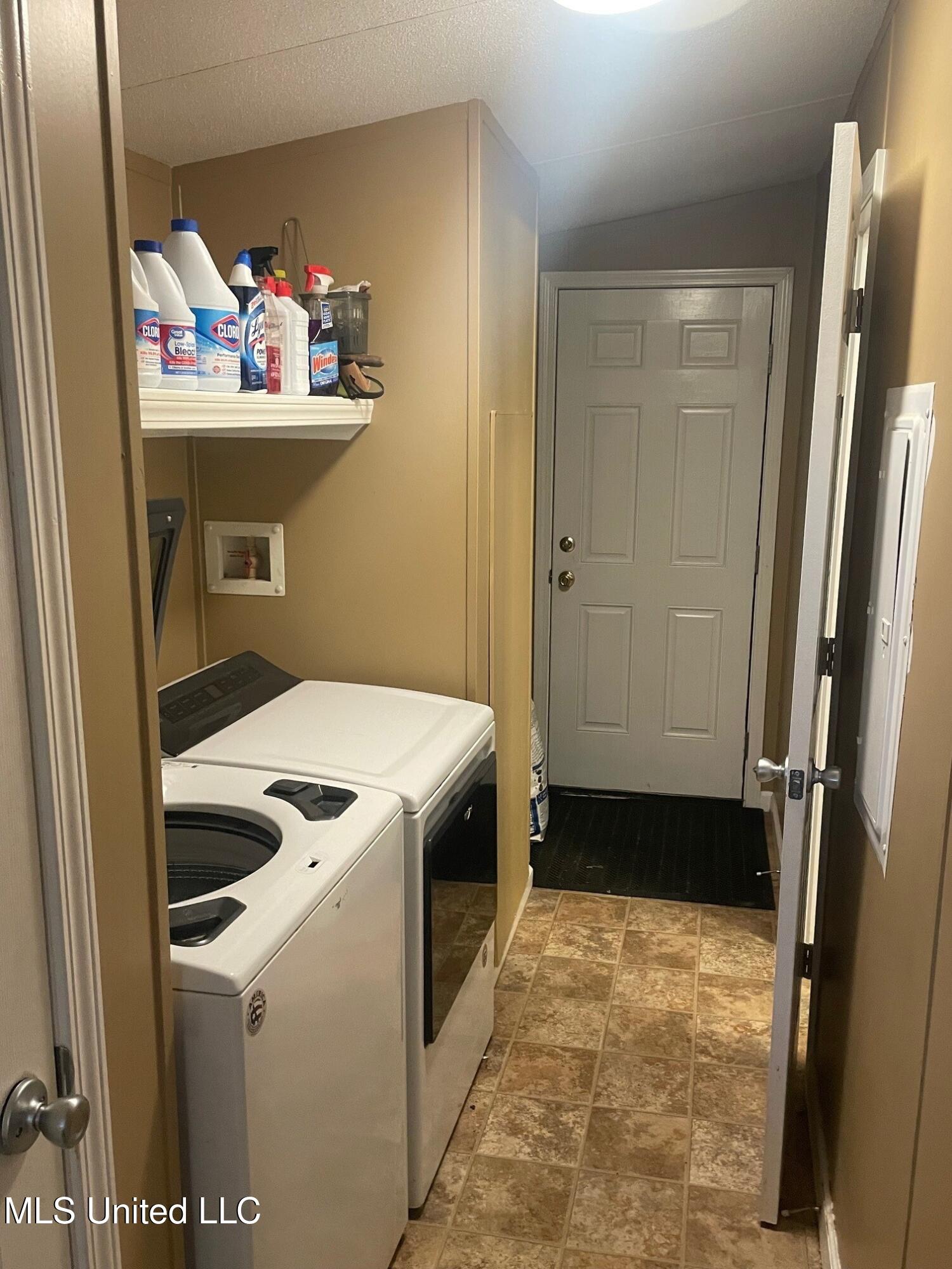 1077 Plum Road Property Photo 8