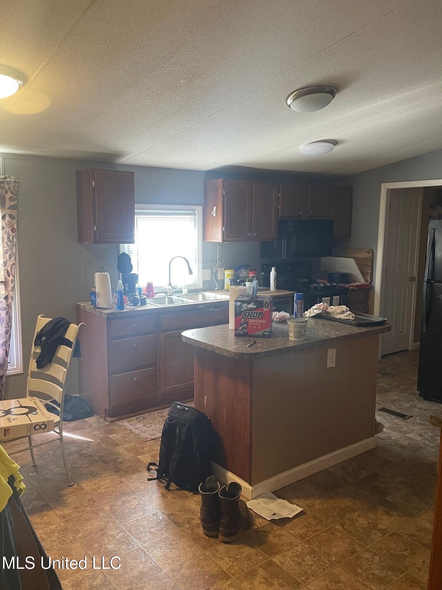 1077 Plum Road Property Photo 9