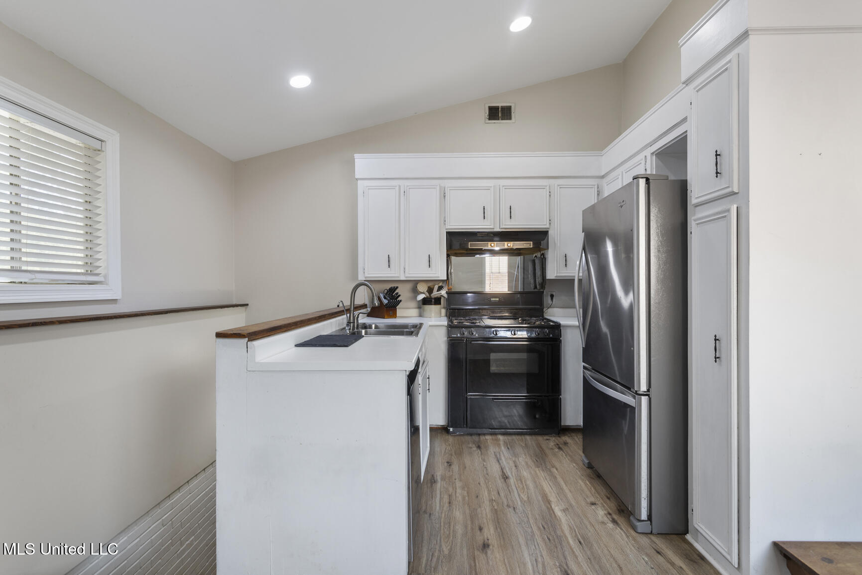 3426 Marguerite Drive Property Photo 5