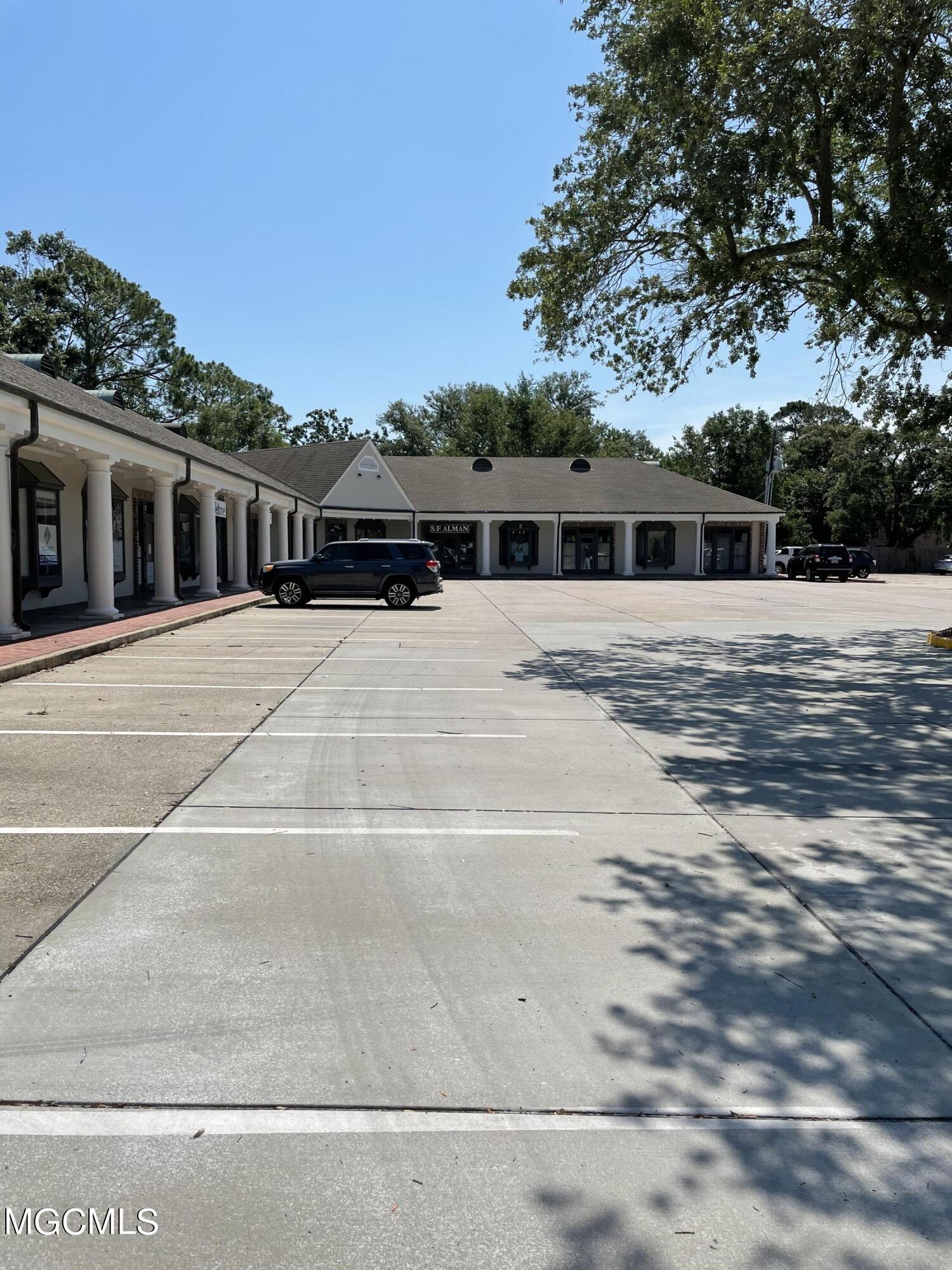 452 Courthouse Road Property Photo 2