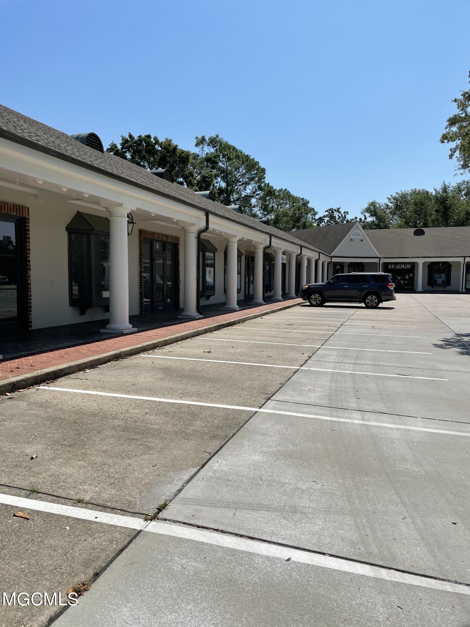 452 Courthouse Road Property Photo 3