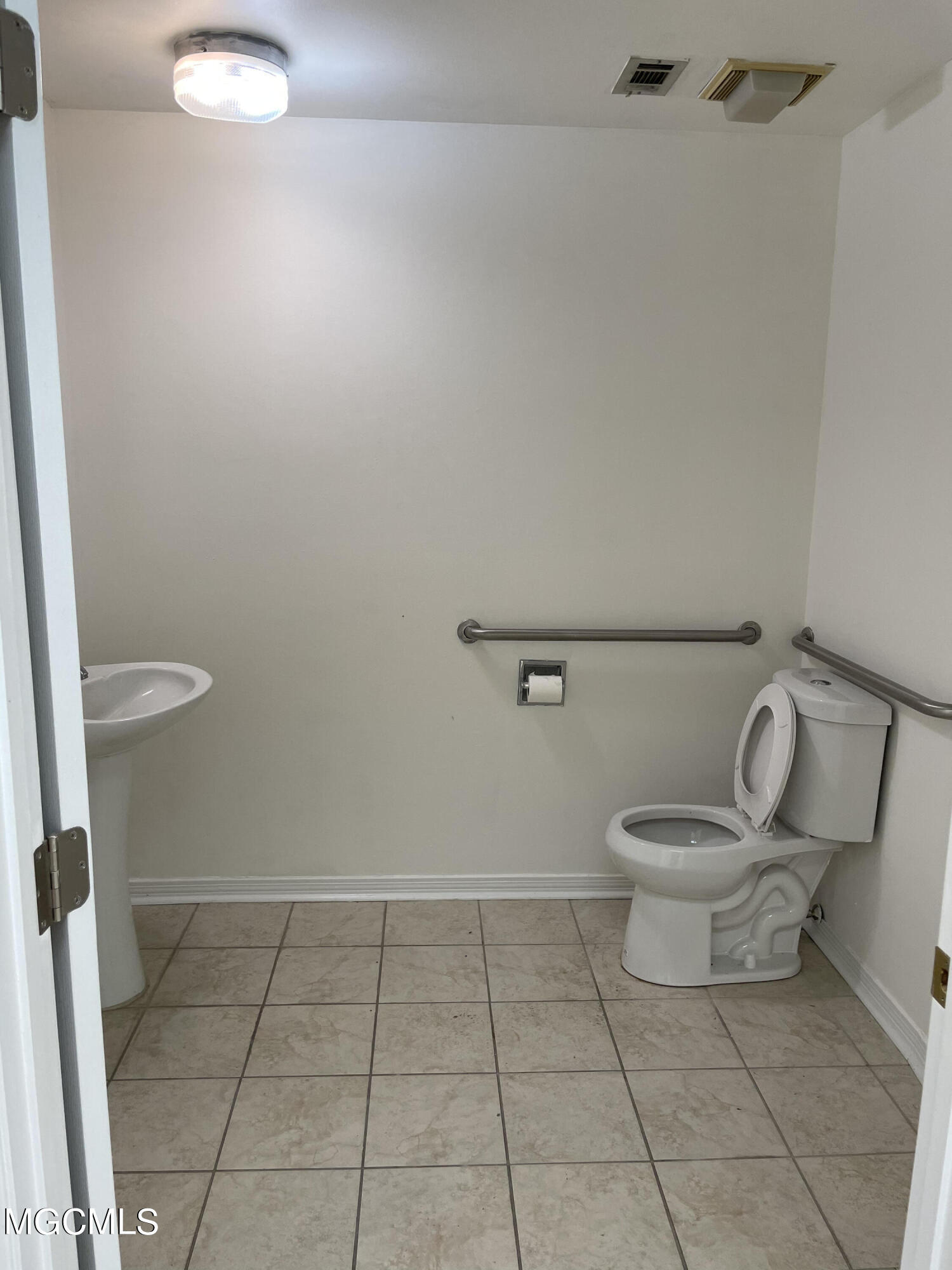 452 Courthouse Road Property Photo 14