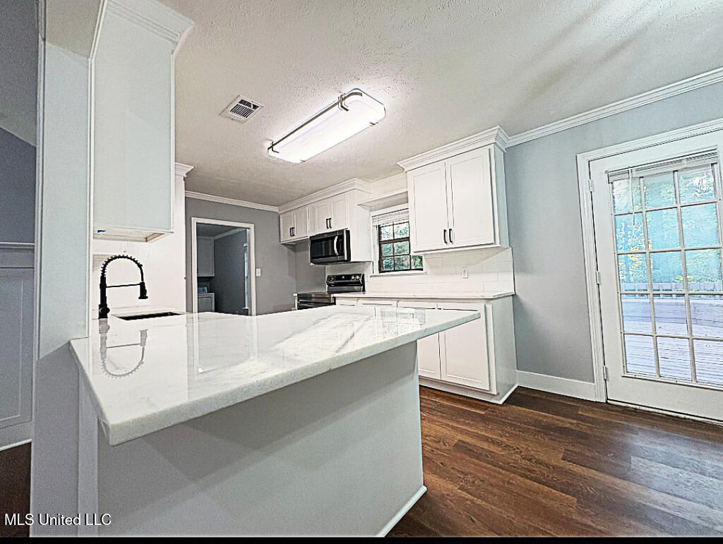 410 Heritage Place Property Photo 8