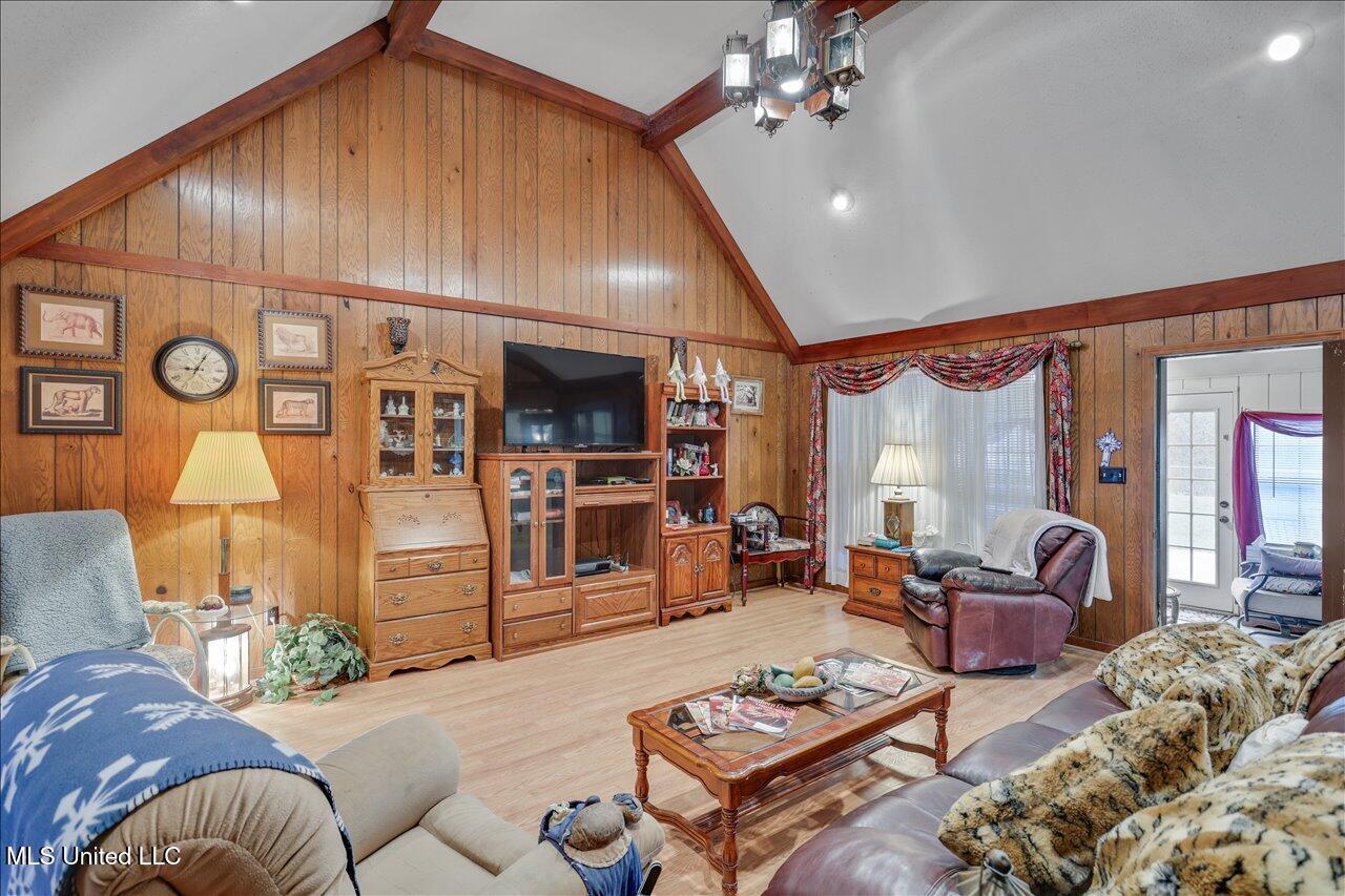1022 Mcdaniel Lane Property Photo 7