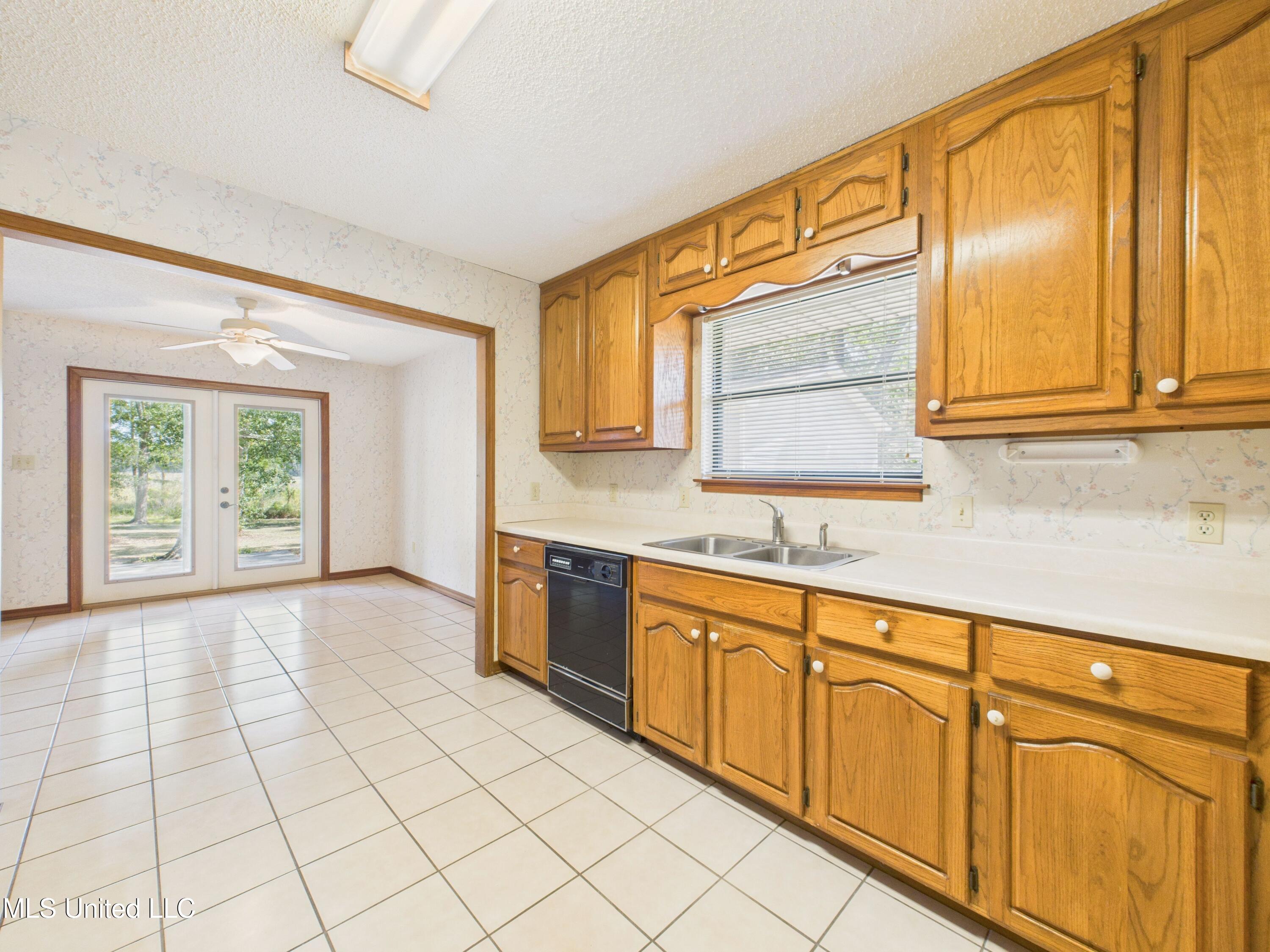 1504 Sioux Bayou Drive Property Photo 7