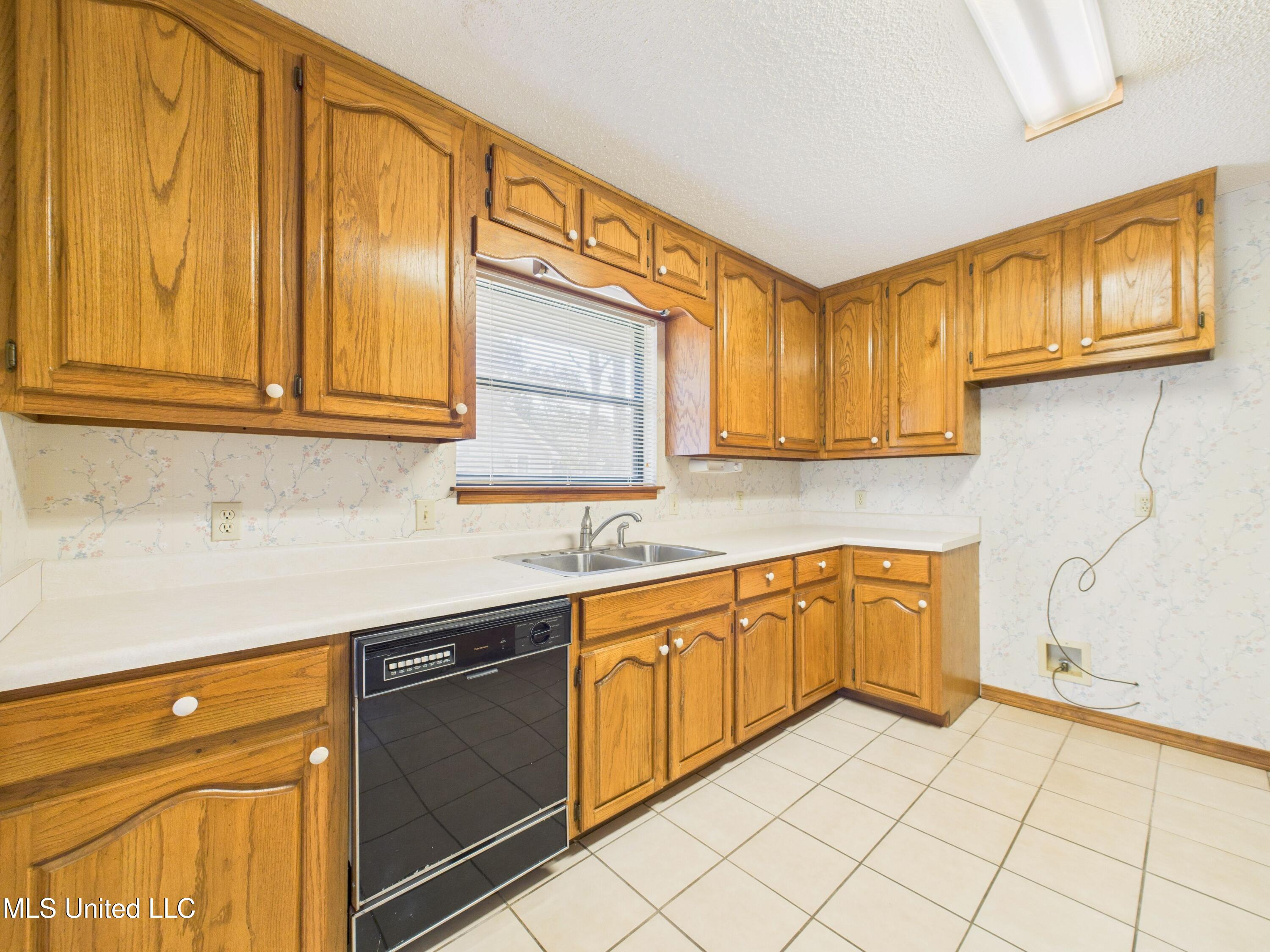 1504 Sioux Bayou Drive Property Photo 8
