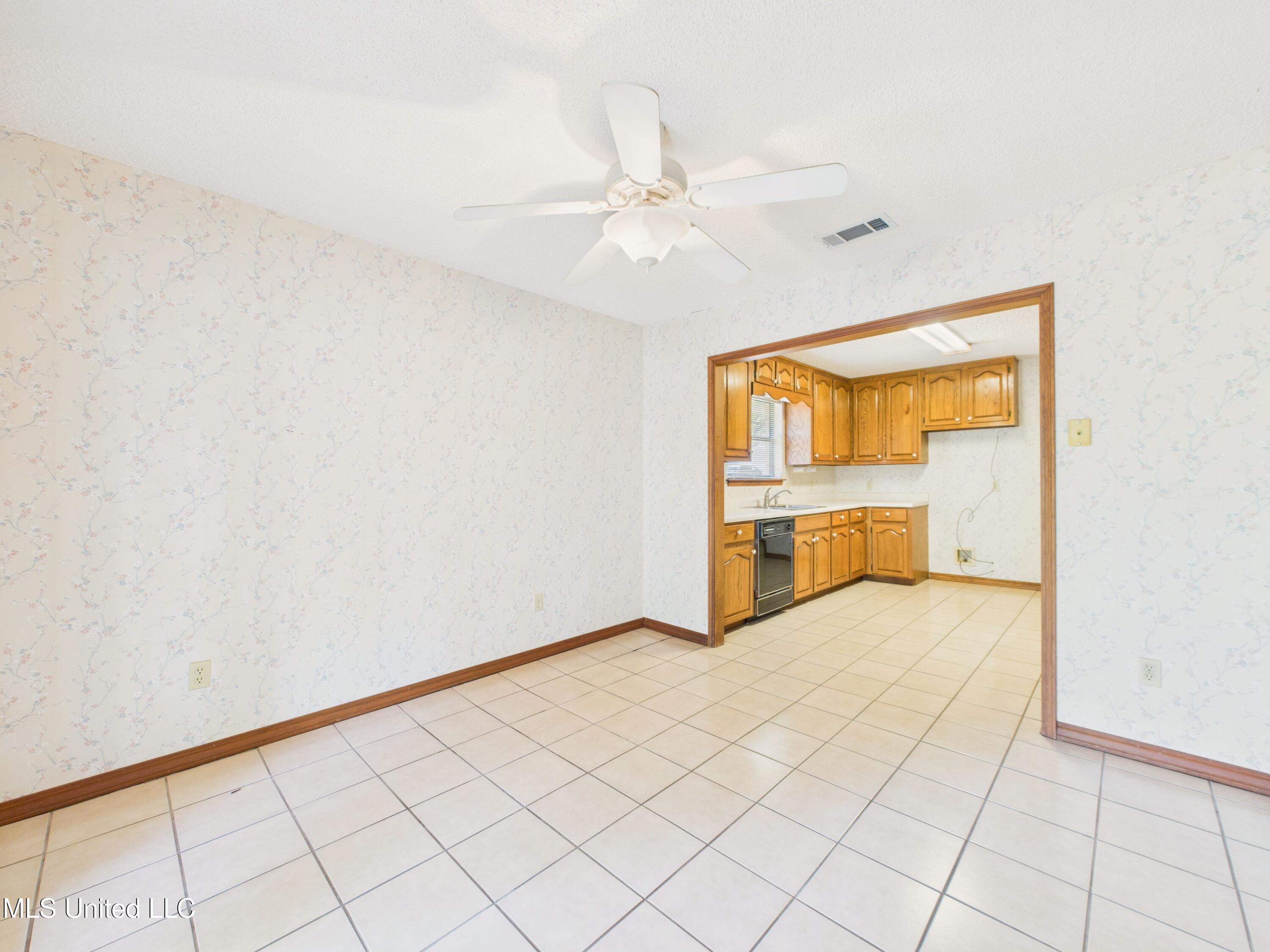 1504 Sioux Bayou Drive Property Photo 14
