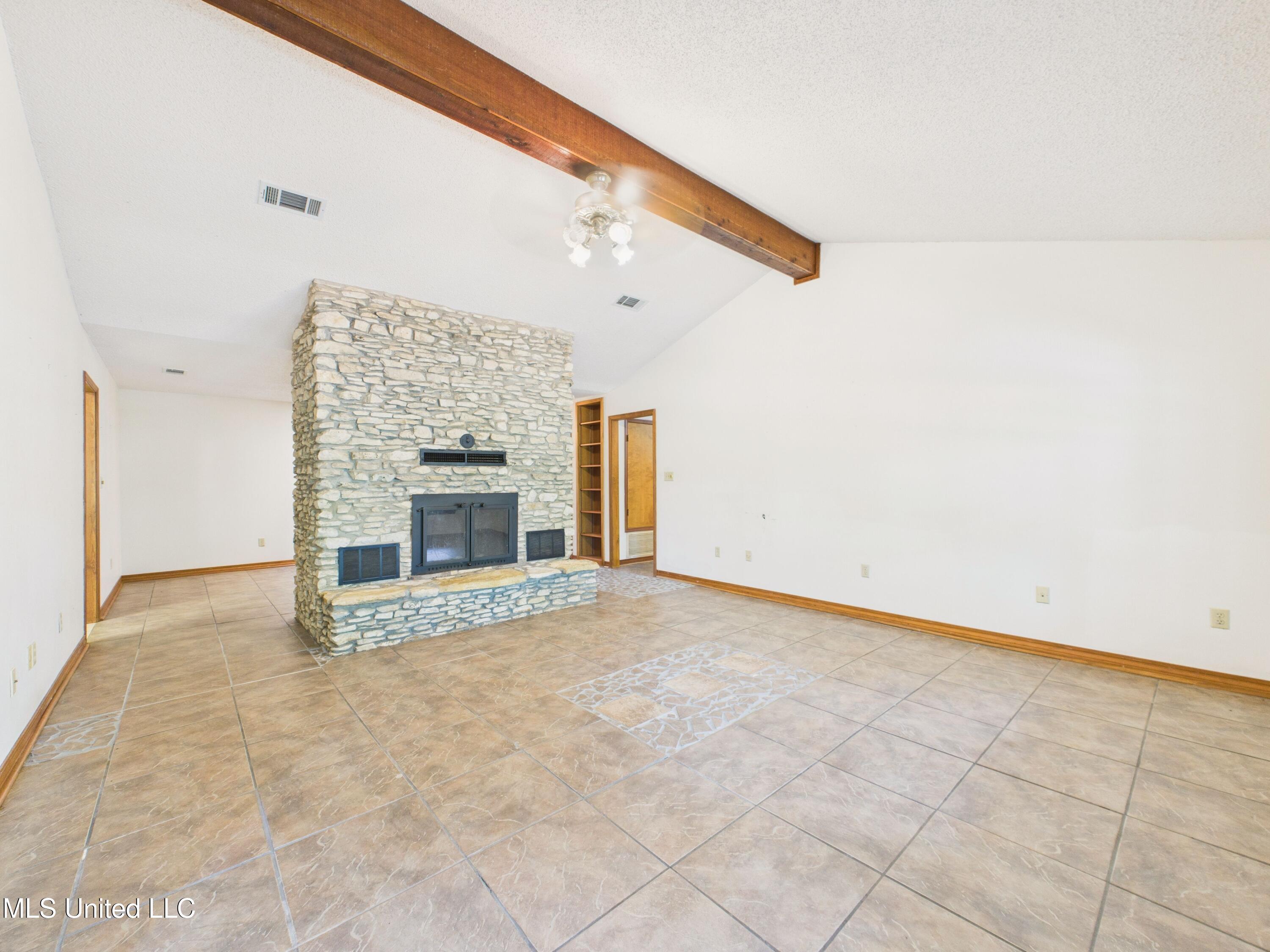 1504 Sioux Bayou Drive Property Photo 15