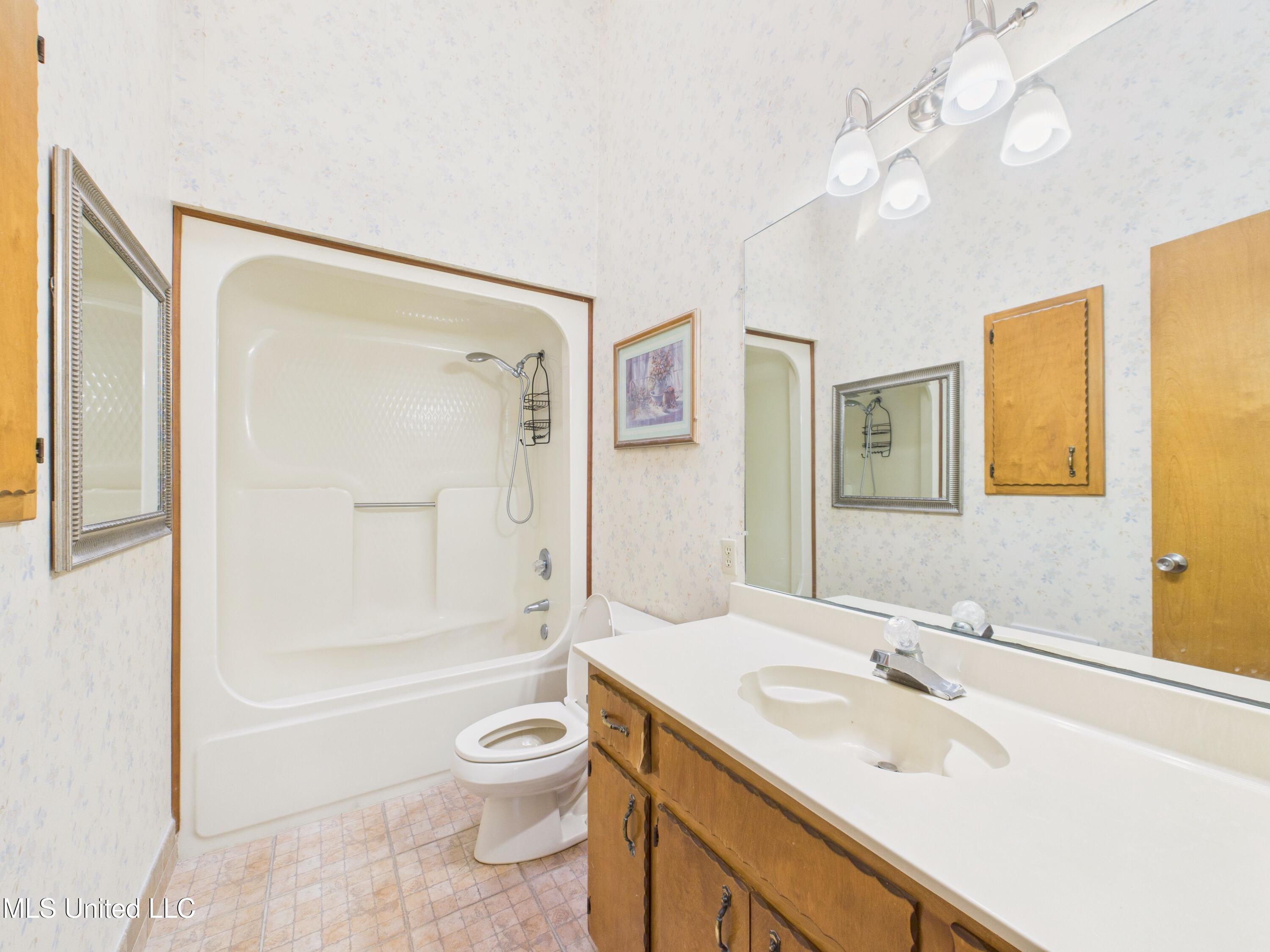 1504 Sioux Bayou Drive Property Photo 18