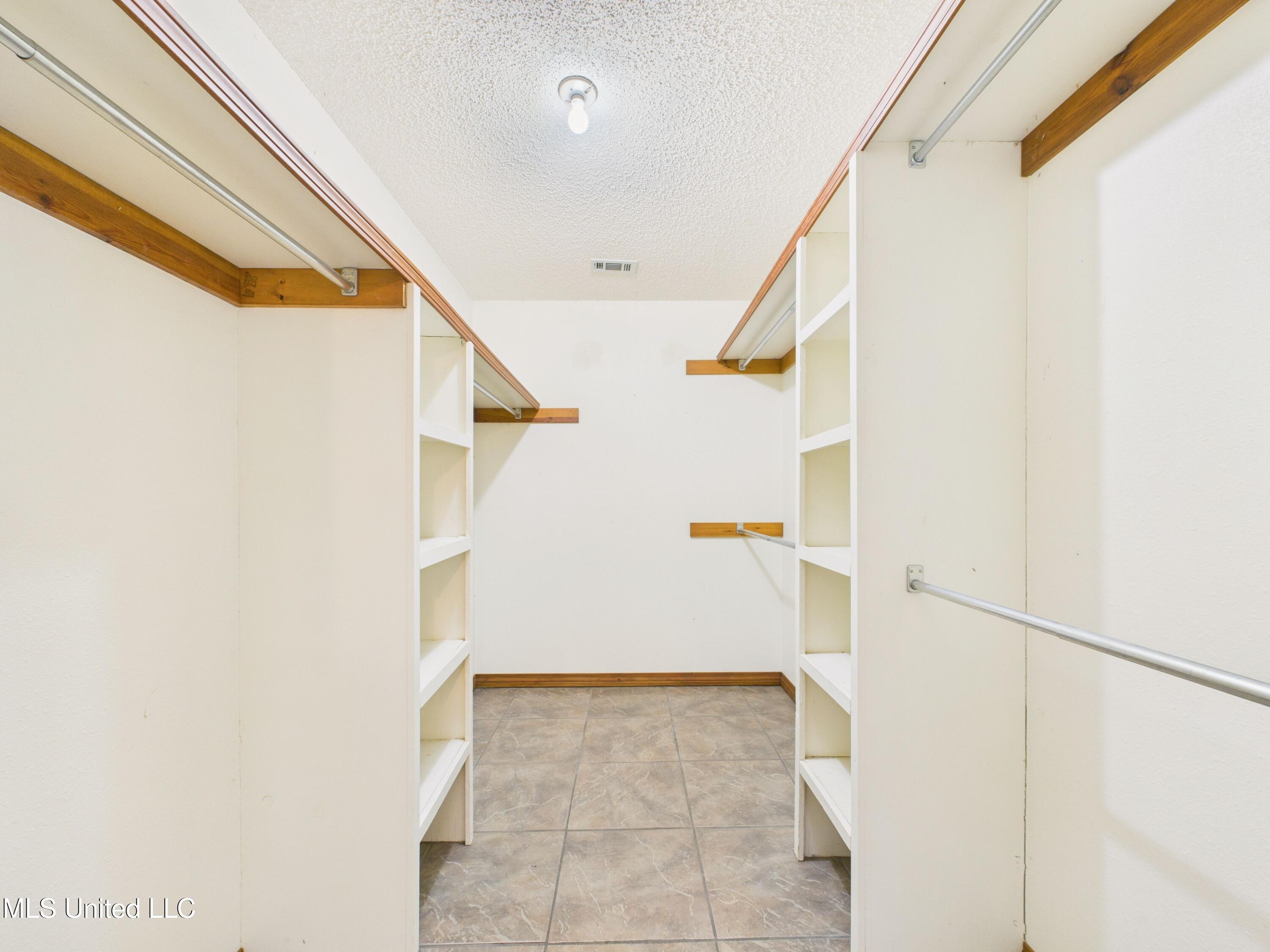 1504 Sioux Bayou Drive Property Photo 27