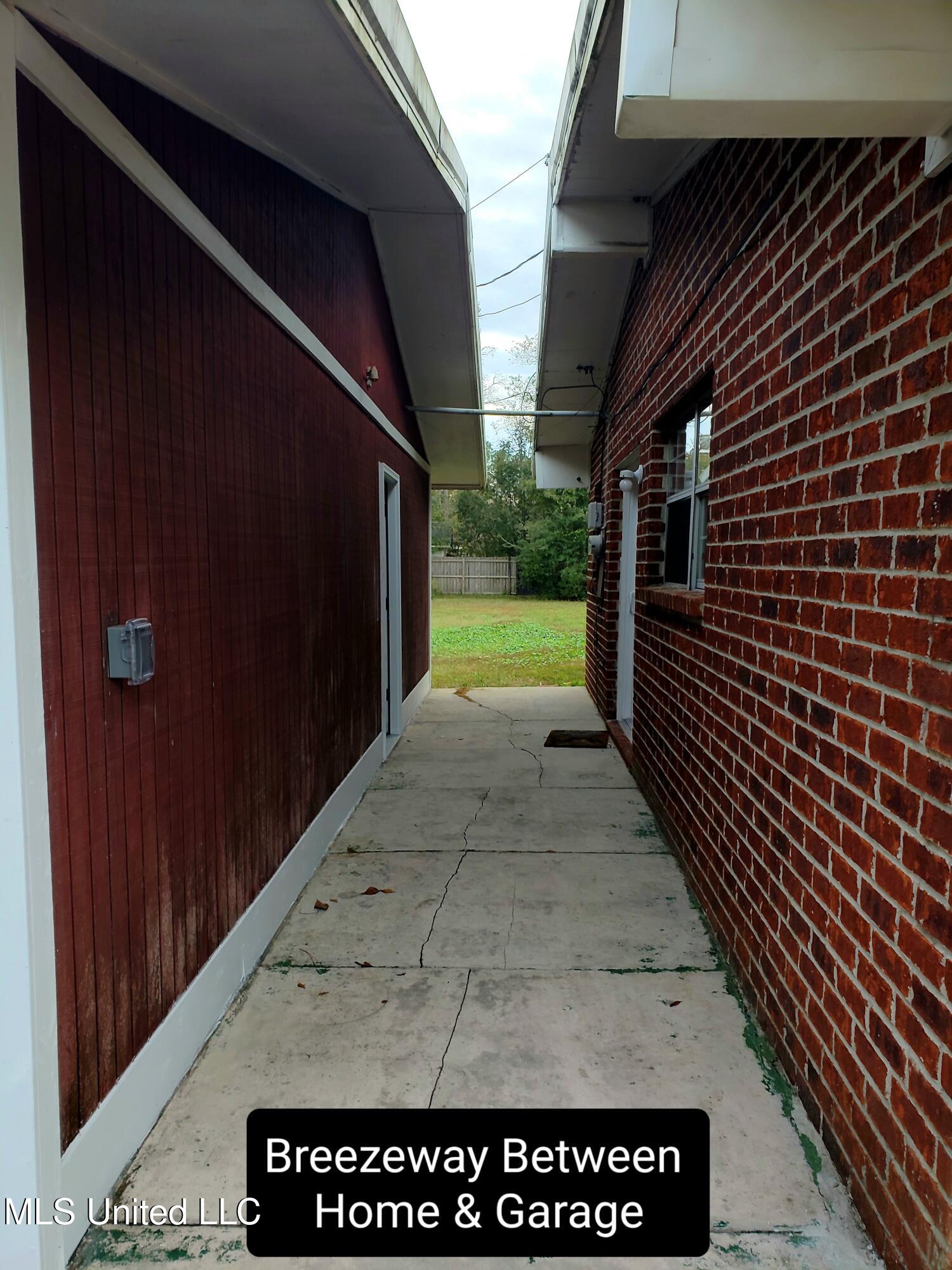 6 Davis Bayou Road Property Photo 3