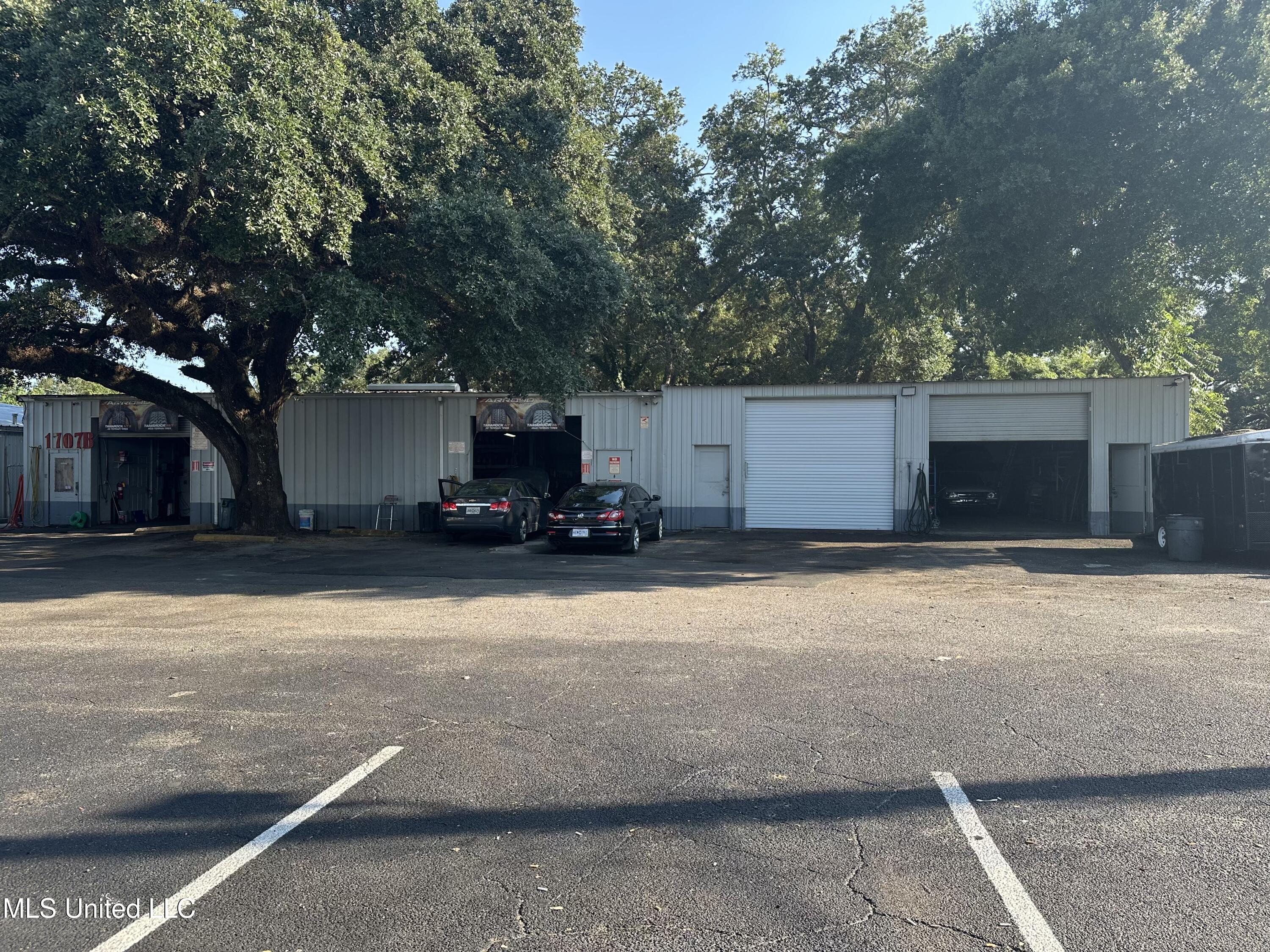 1707 Pass Road Property Photo 2