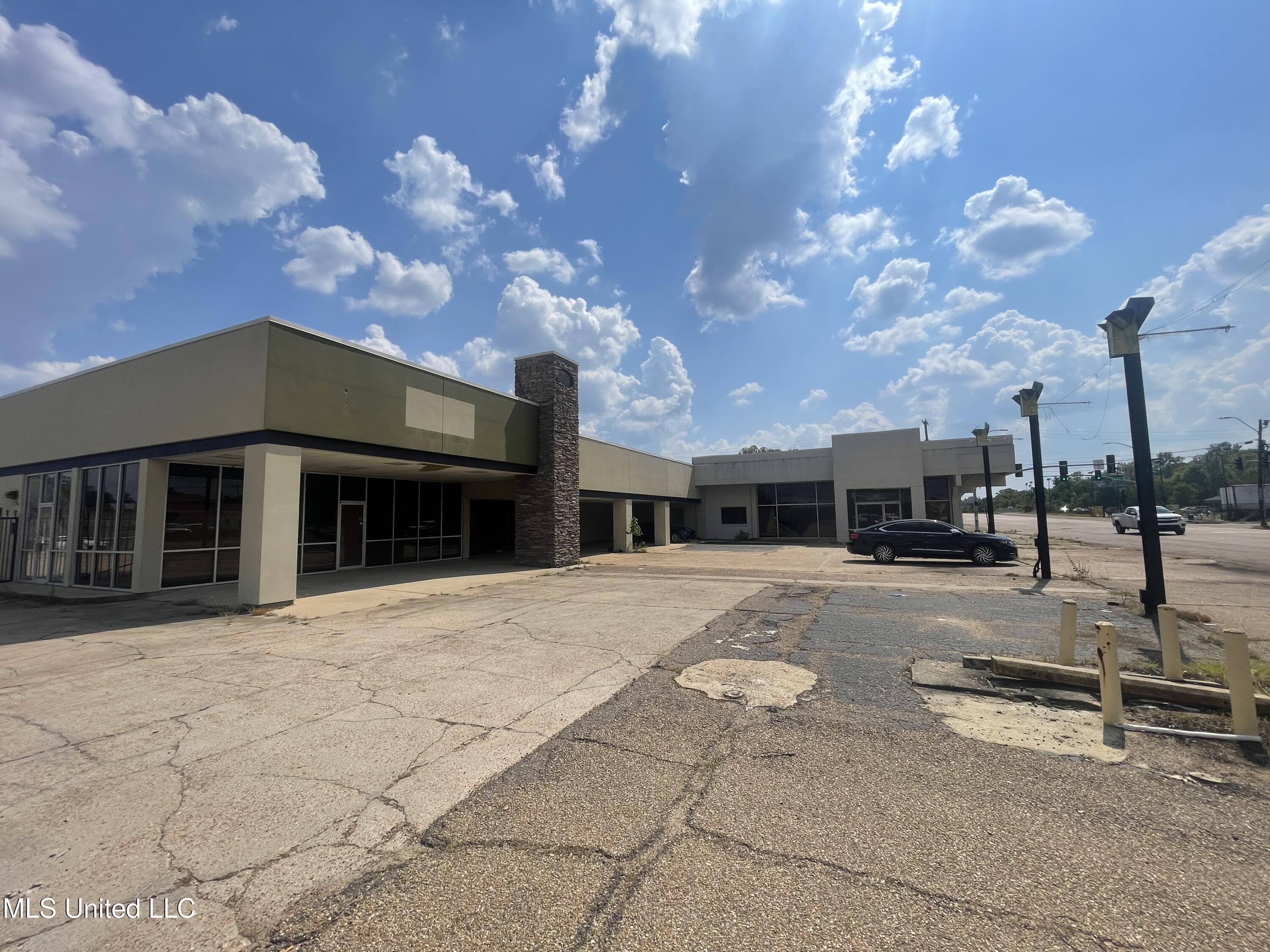 980 S State Street Property Photo 2