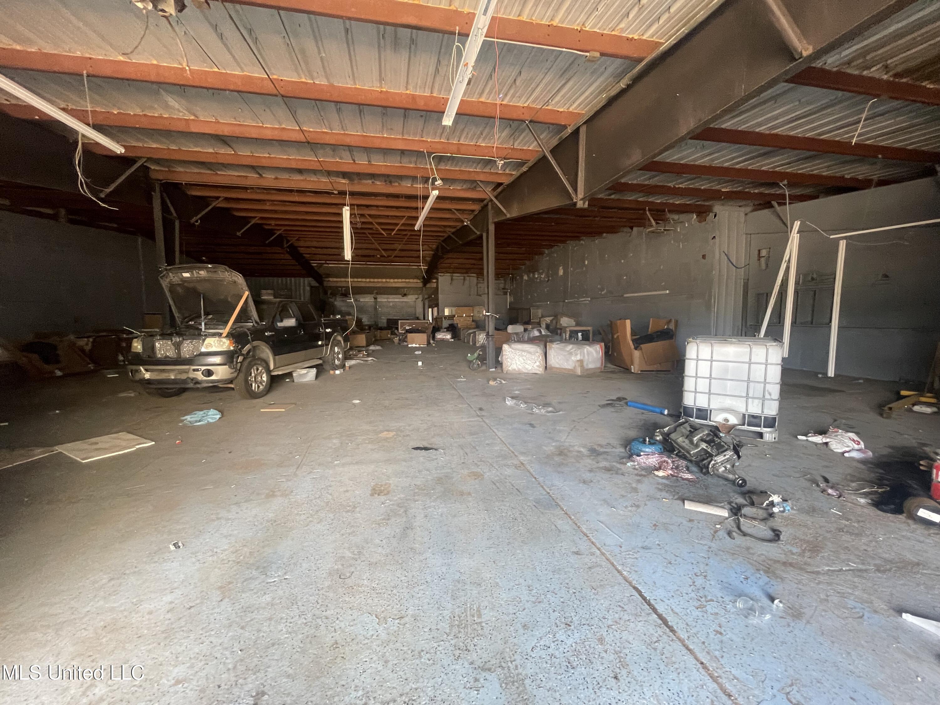 980 S State Street Property Photo 8