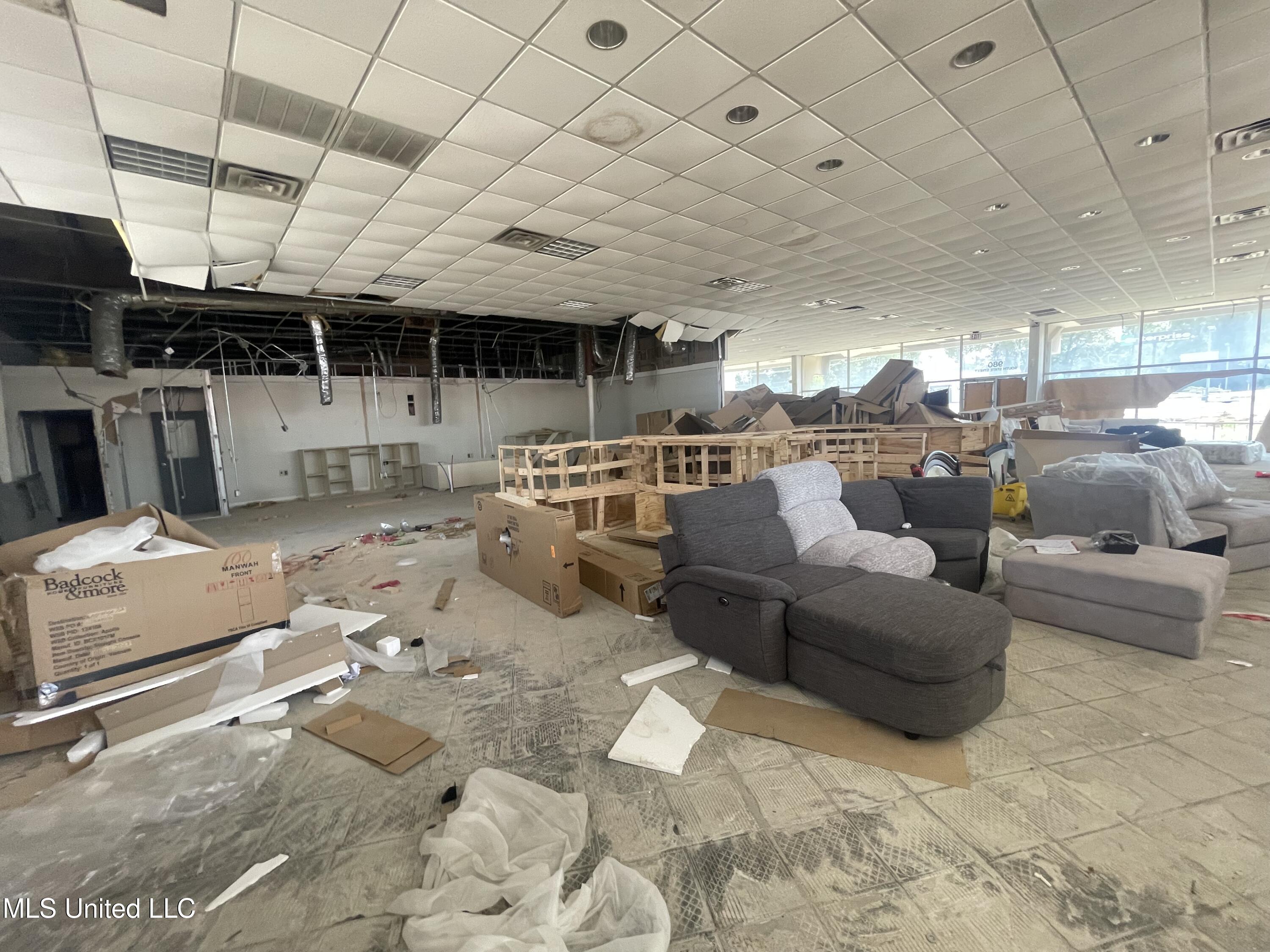 980 S State Street Property Photo 10