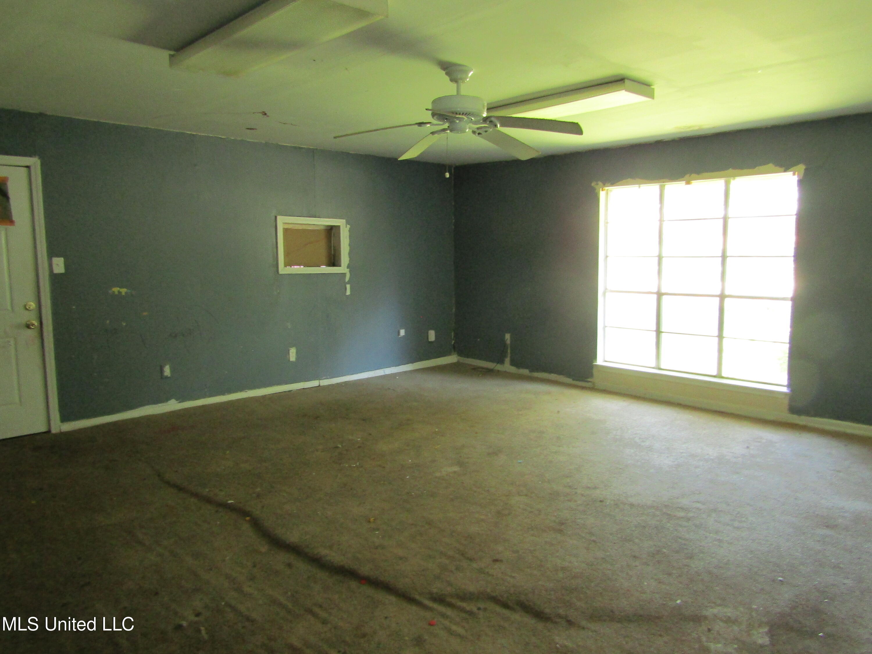 111 Glenstone Circle Property Photo 2