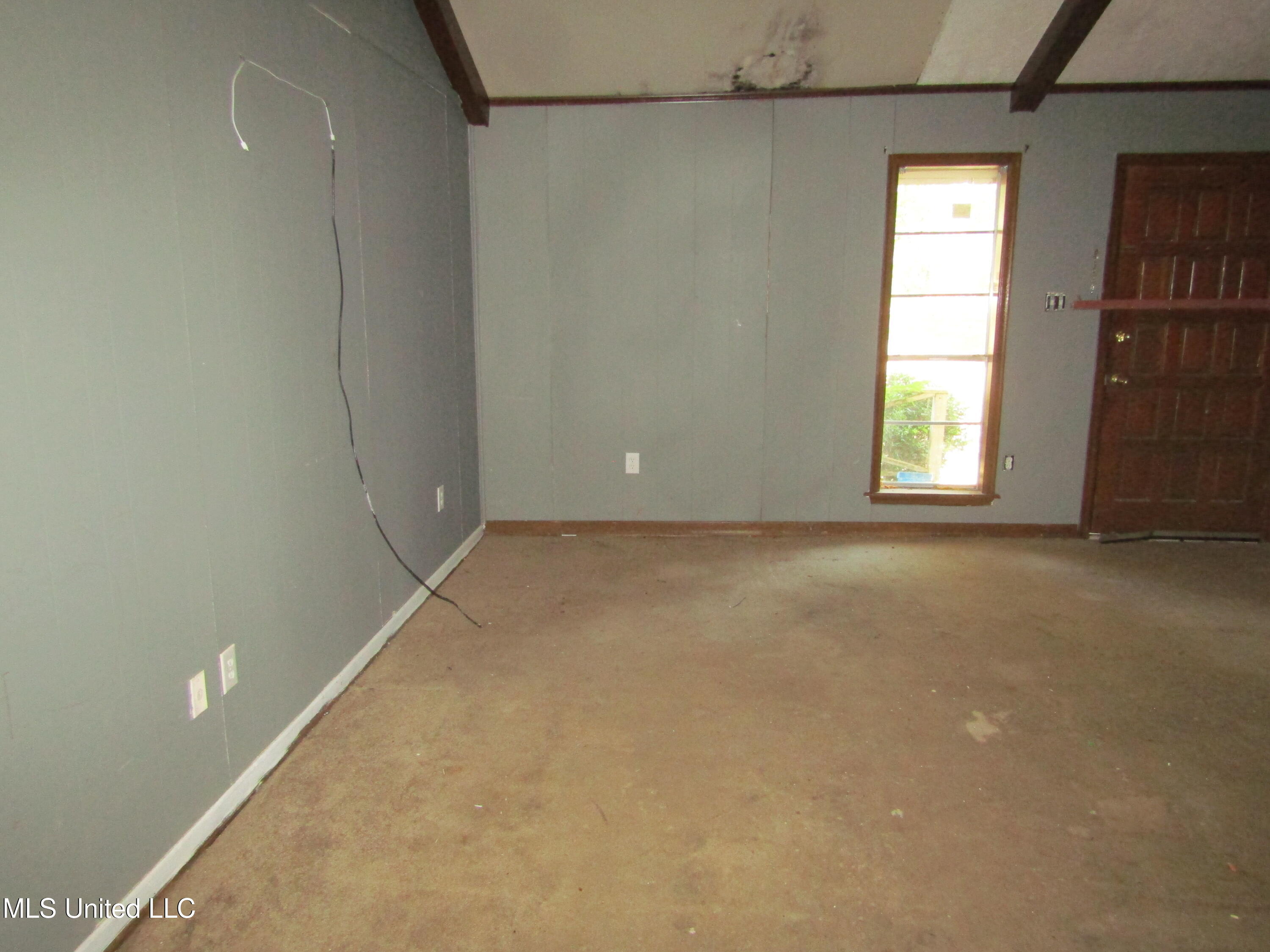 111 Glenstone Circle Property Photo 4