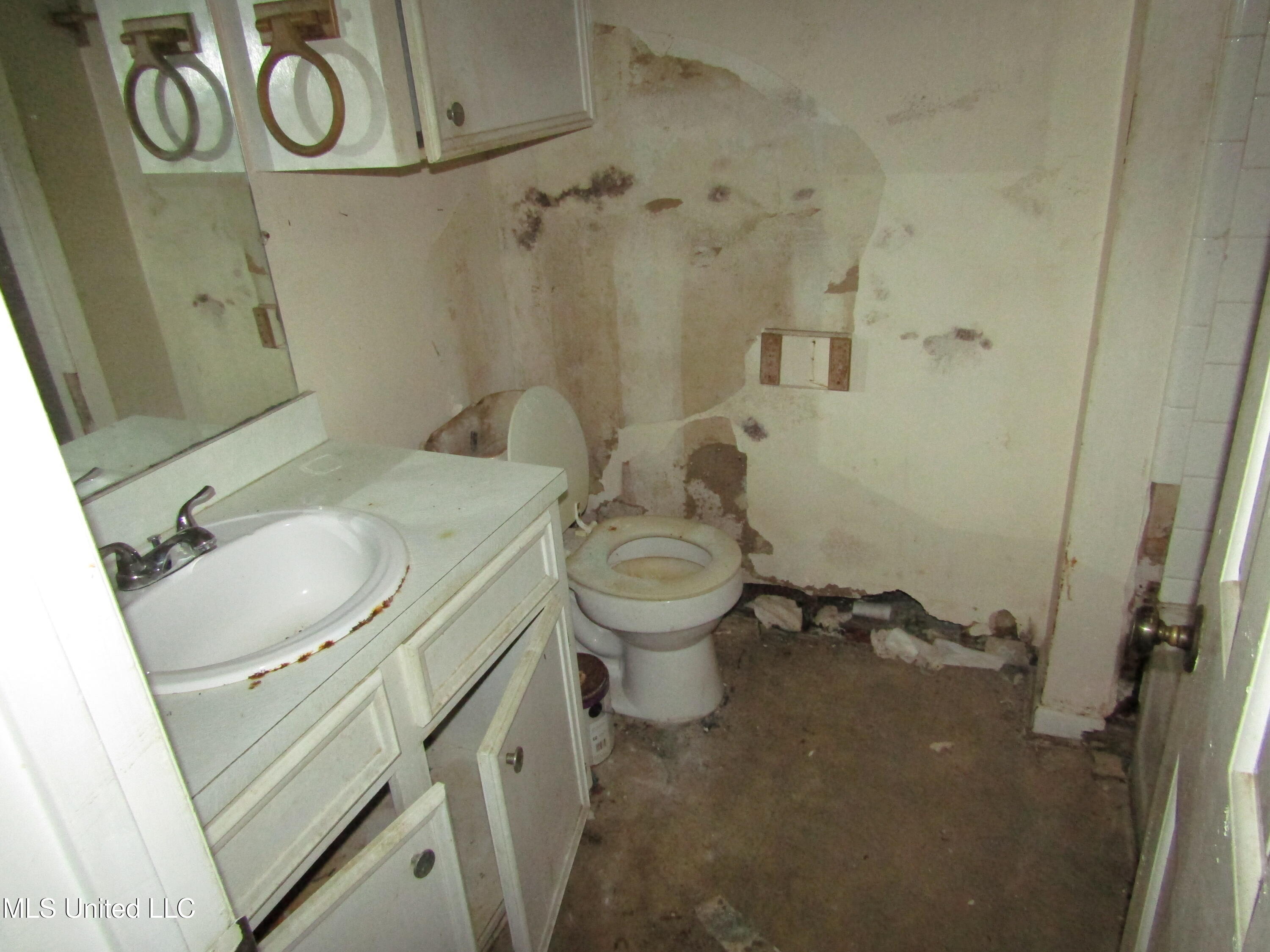 111 Glenstone Circle Property Photo 6