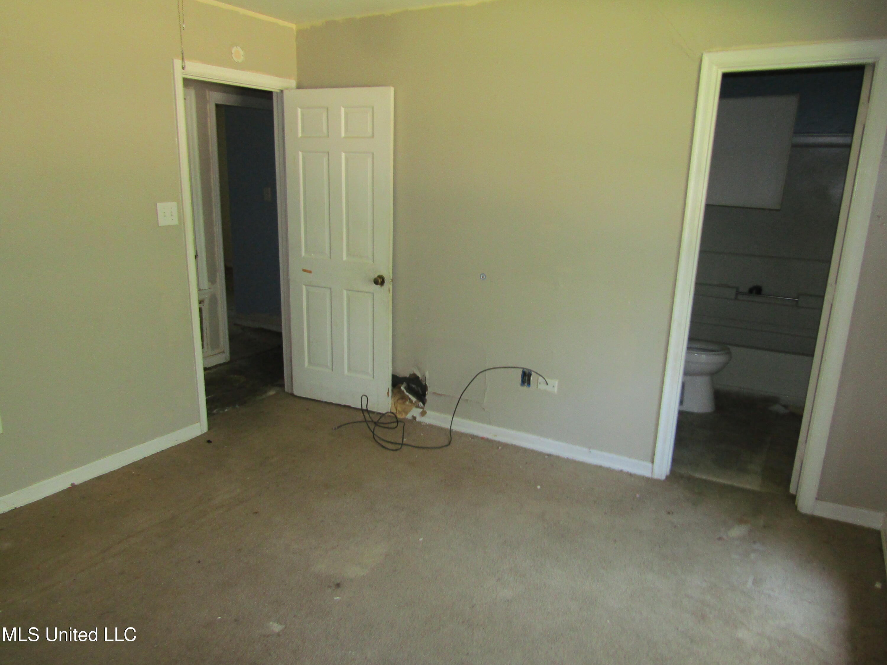 111 Glenstone Circle Property Photo 7