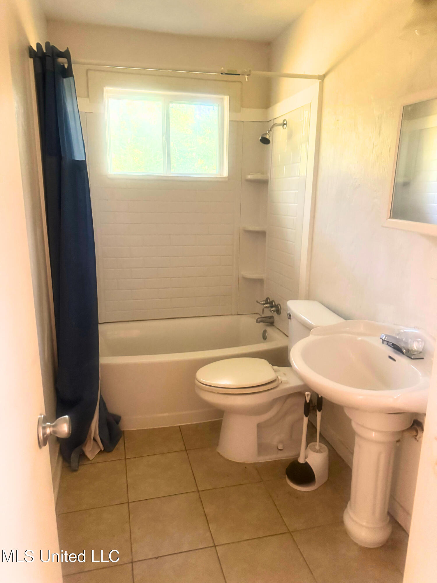 2759 Brookwood Drive Property Photo 5