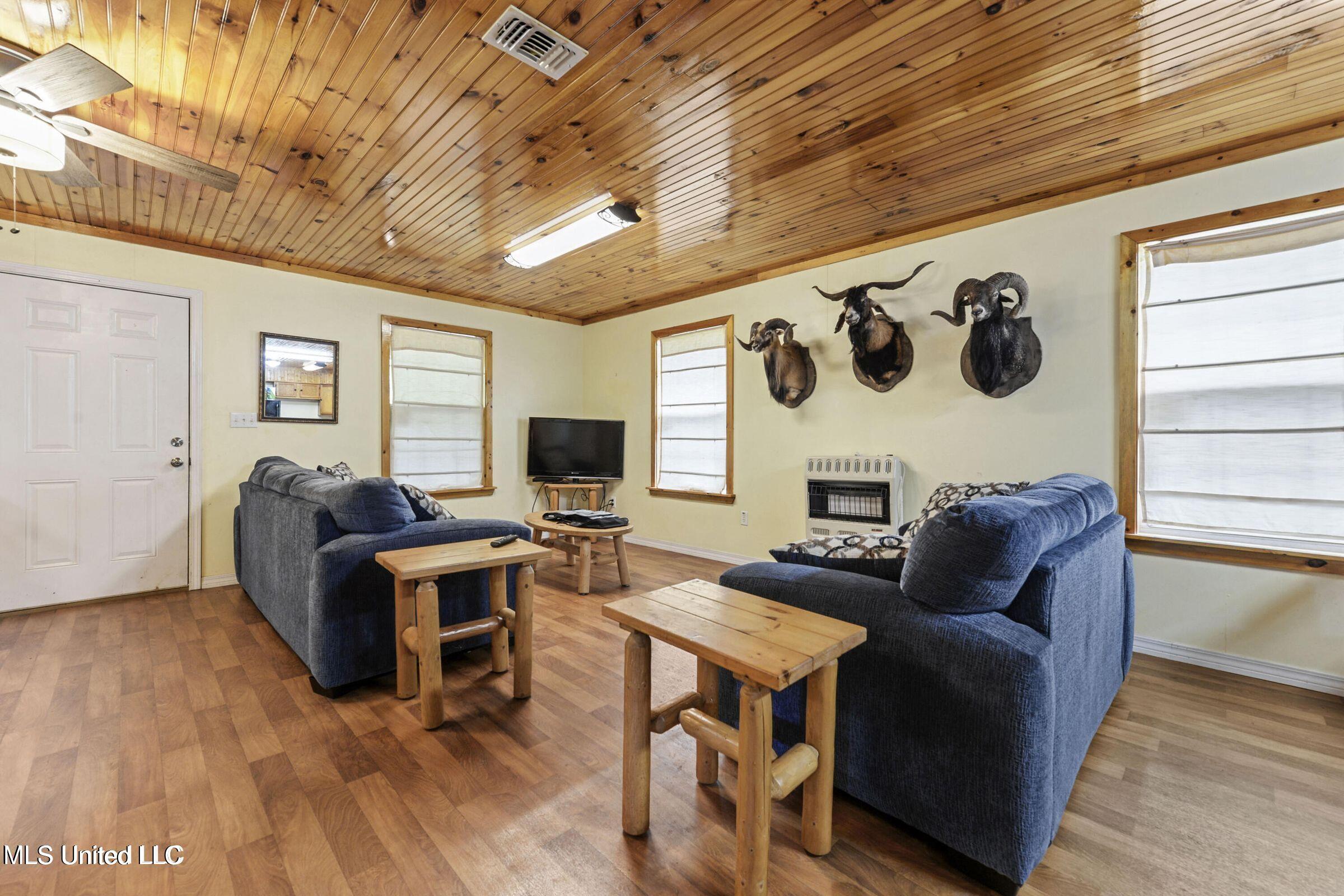 1050 Deep Creek Road Property Photo 2