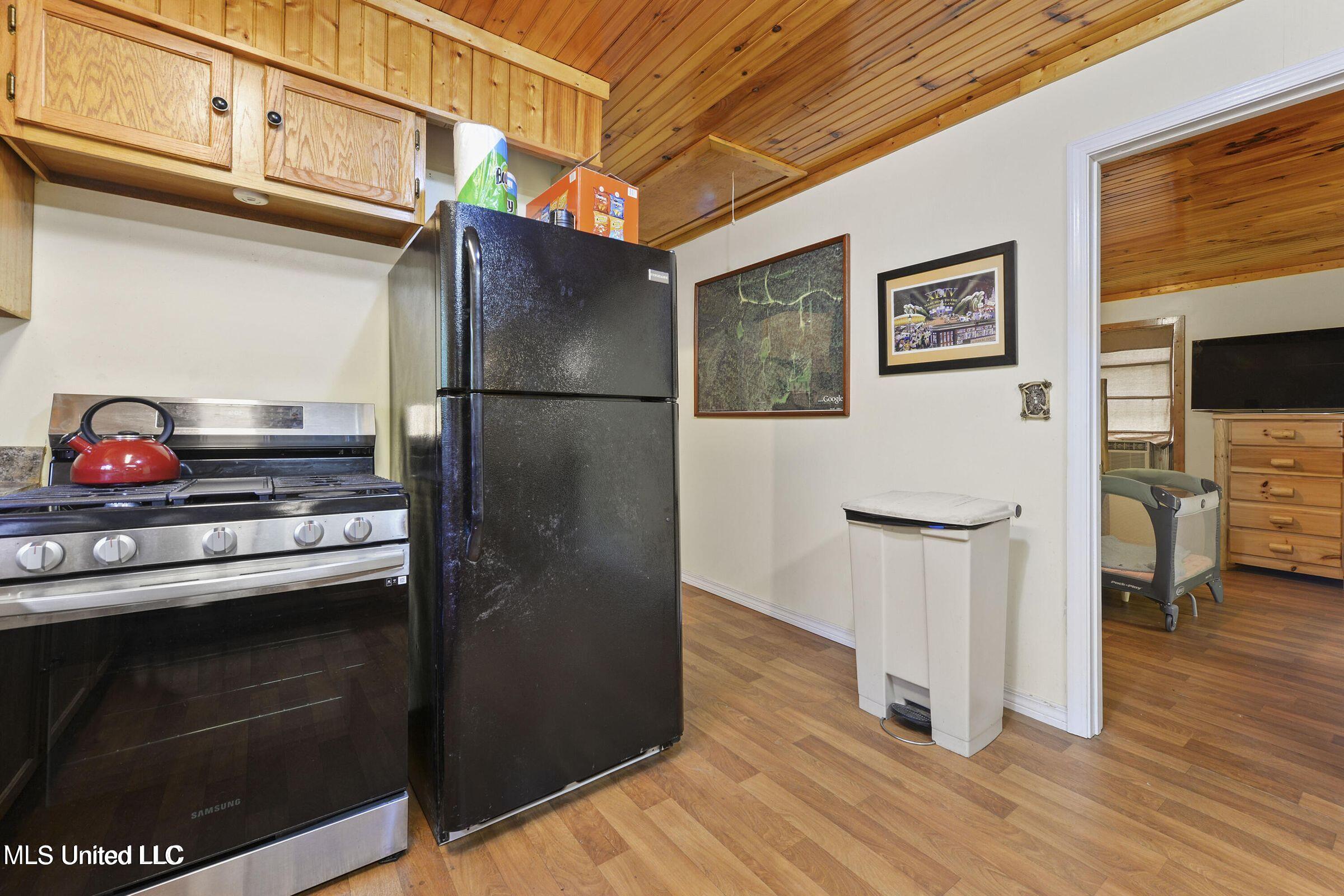 1050 Deep Creek Road Property Photo 5