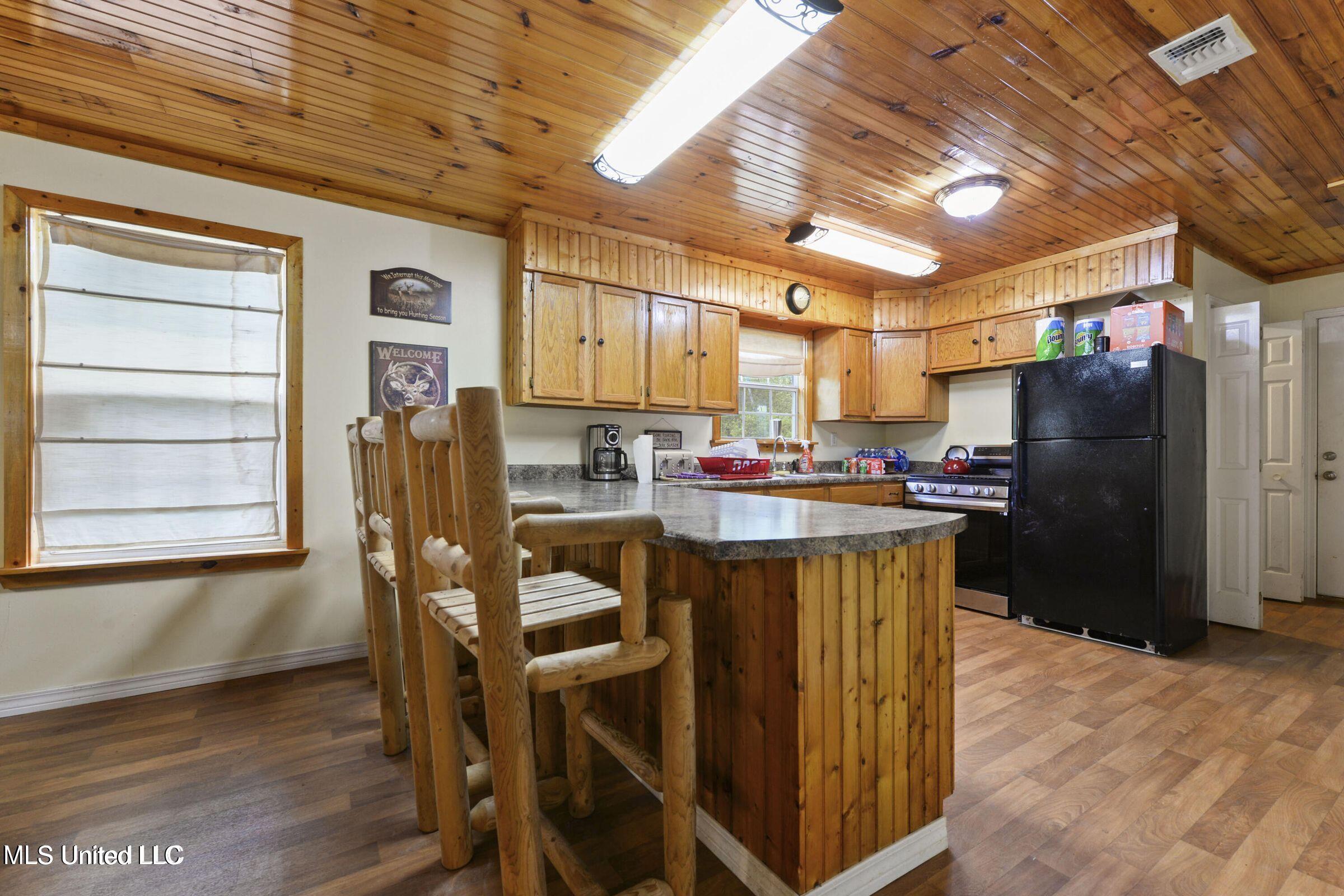 1050 Deep Creek Road Property Photo 7