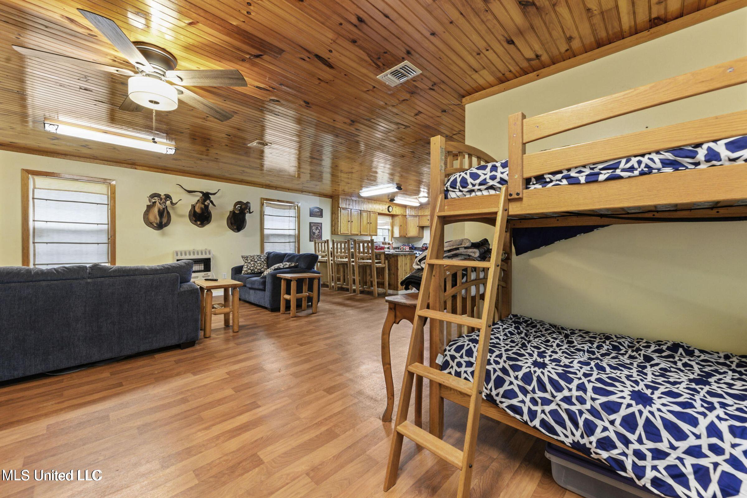 1050 Deep Creek Road Property Photo 8