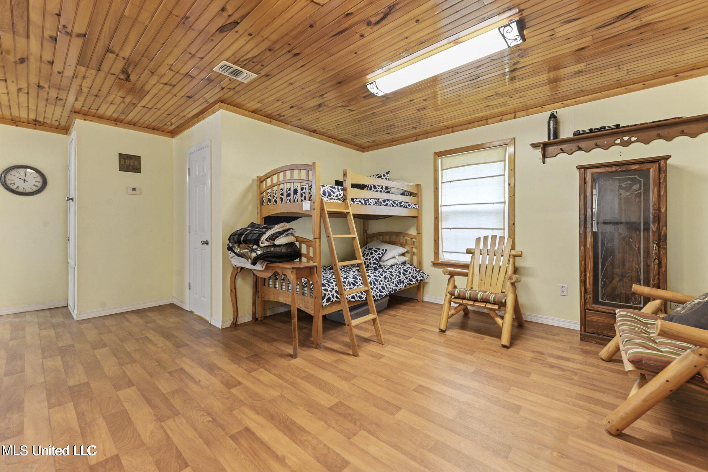 1050 Deep Creek Road Property Photo 9